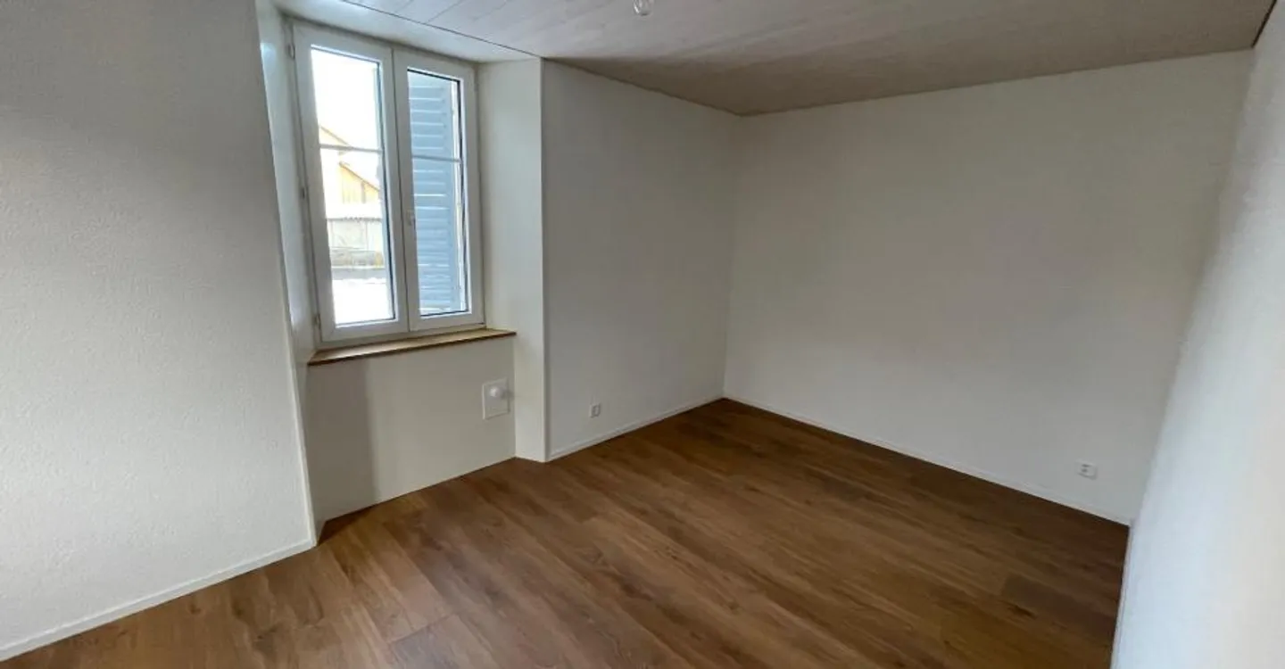 For rent - 2.5 room apartment with fitted kitchen - Grand-Rue 42, Courtel - Photo 2 of 7