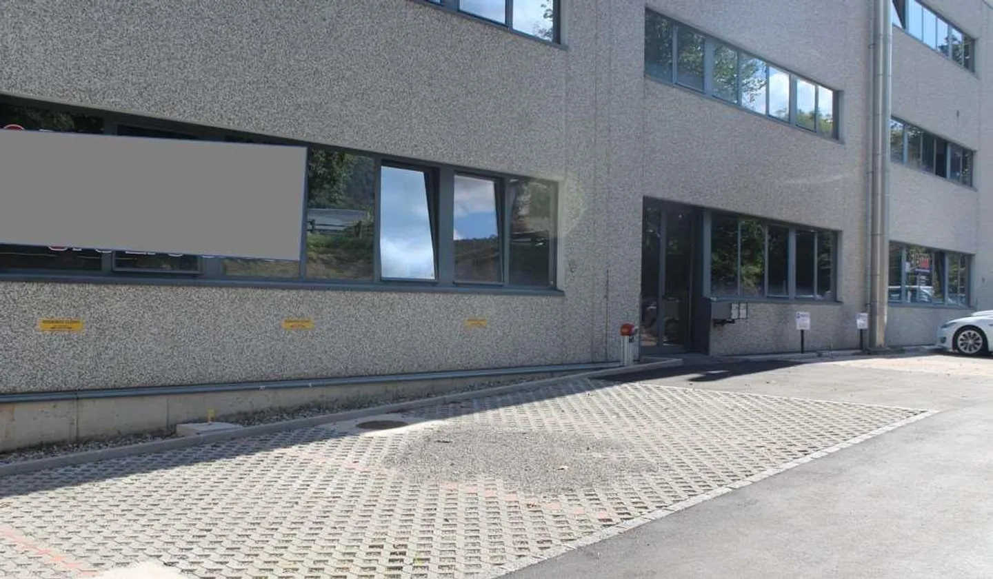GRAVESANO: HELLER GEWERBLICHER HANDWERKSBÜRORAUM - Foto 2 von 6