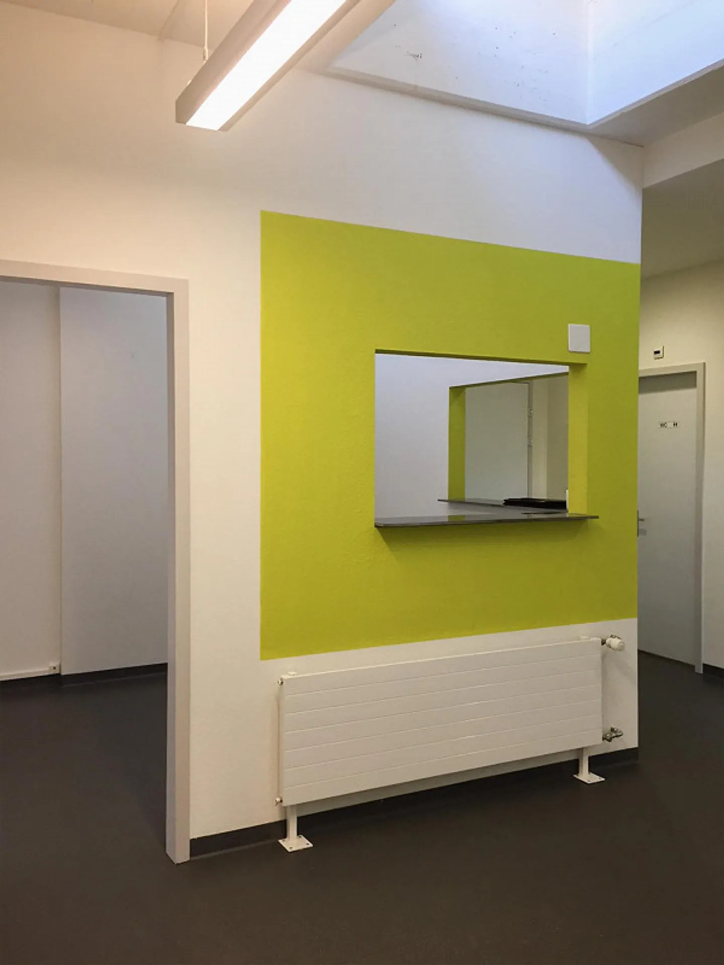 Commercial space for rent in the Ruopigen Center! - Photo 2 of 9