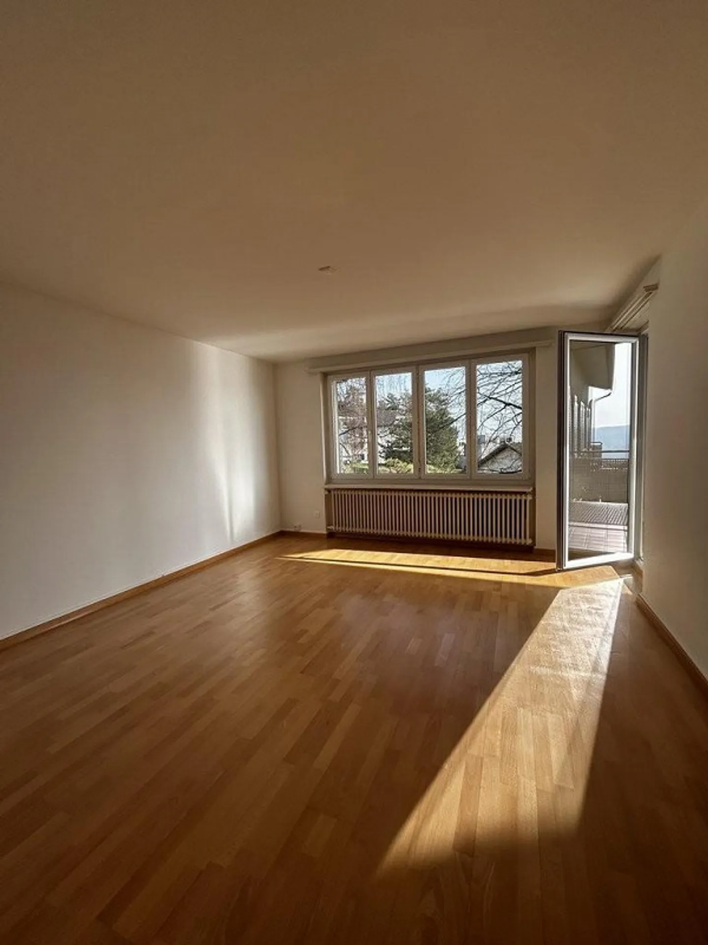 Charming apartment in the green - Photo 3 of 8