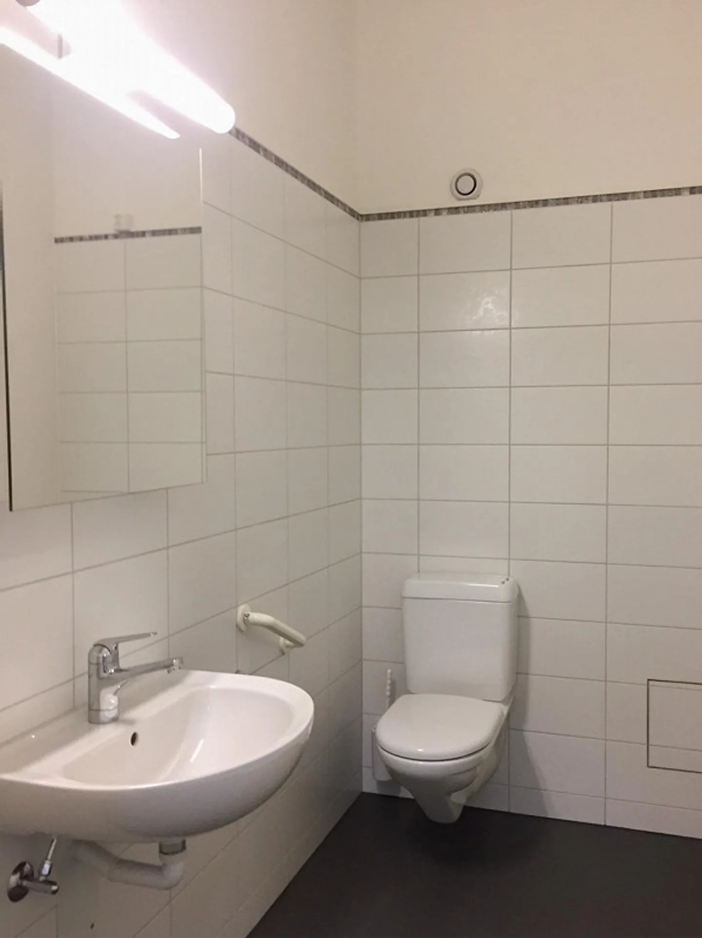 Commercial space for rent in the Ruopigen Center! - Photo 6 of 9