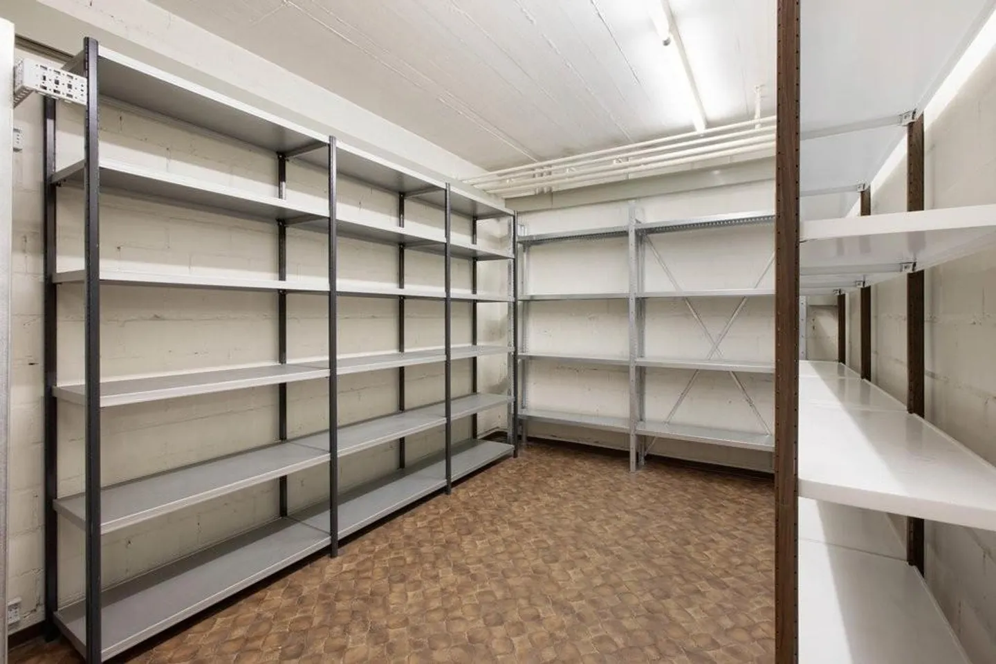 Office/Commercial space in an attractive location with a safe room in Gossau - Photo 9 of 11