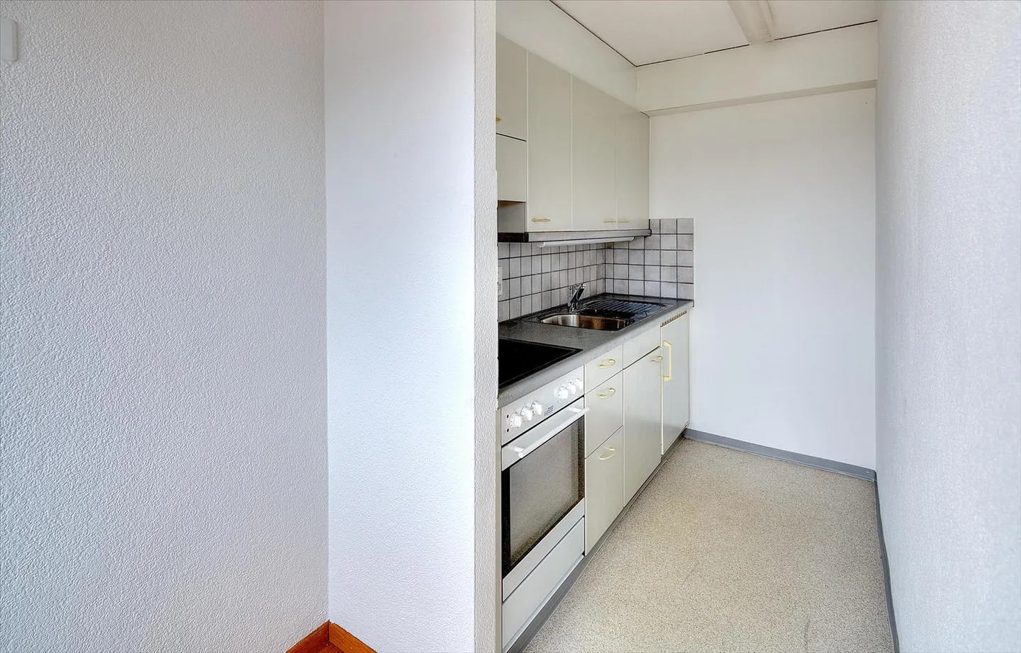 Rent without deposit - The perfect single apartment in the center! - Photo 3 of 6