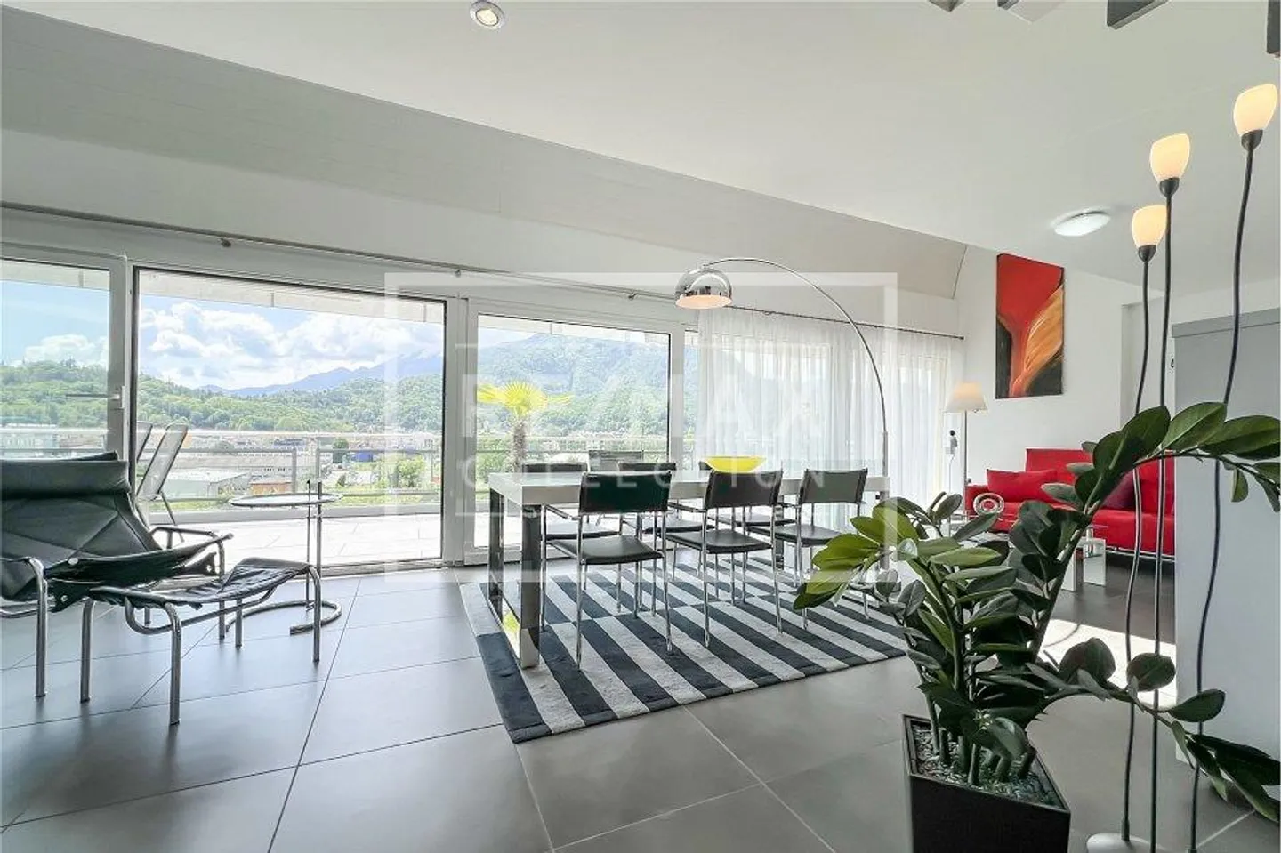 Duplex on the top floor - Photo 7 of 13