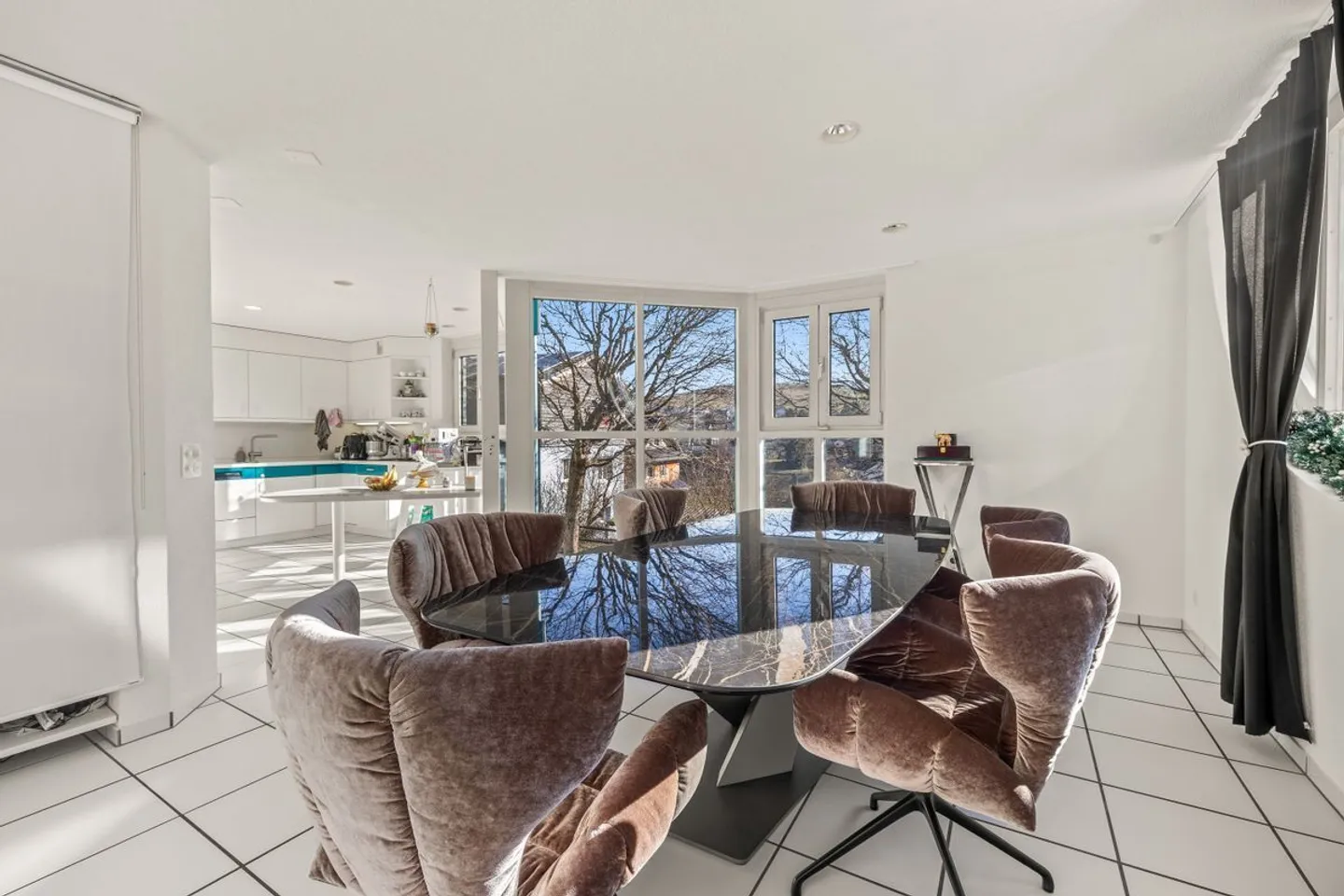 VILLA ESCLUSIVA CON PISCINA | 285 m² DI SUPERFICIE ABITABILE | 1'058 m² DI TERRENO - Foto 9 di 13