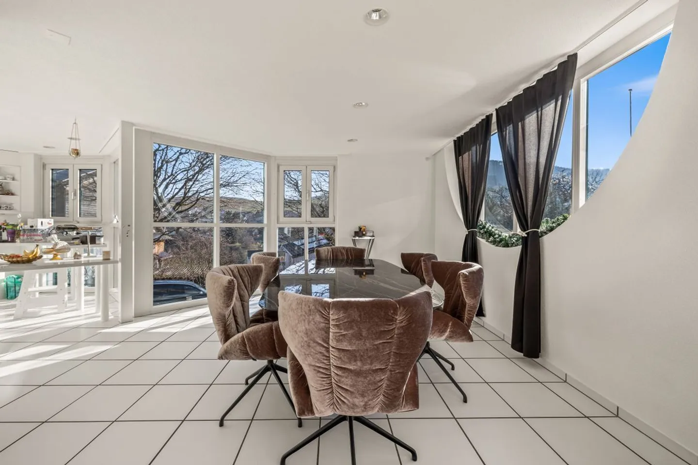 VILLA ESCLUSIVA CON PISCINA | 285 m² DI SUPERFICIE ABITABILE | 1'058 m² DI TERRENO - Foto 10 di 13