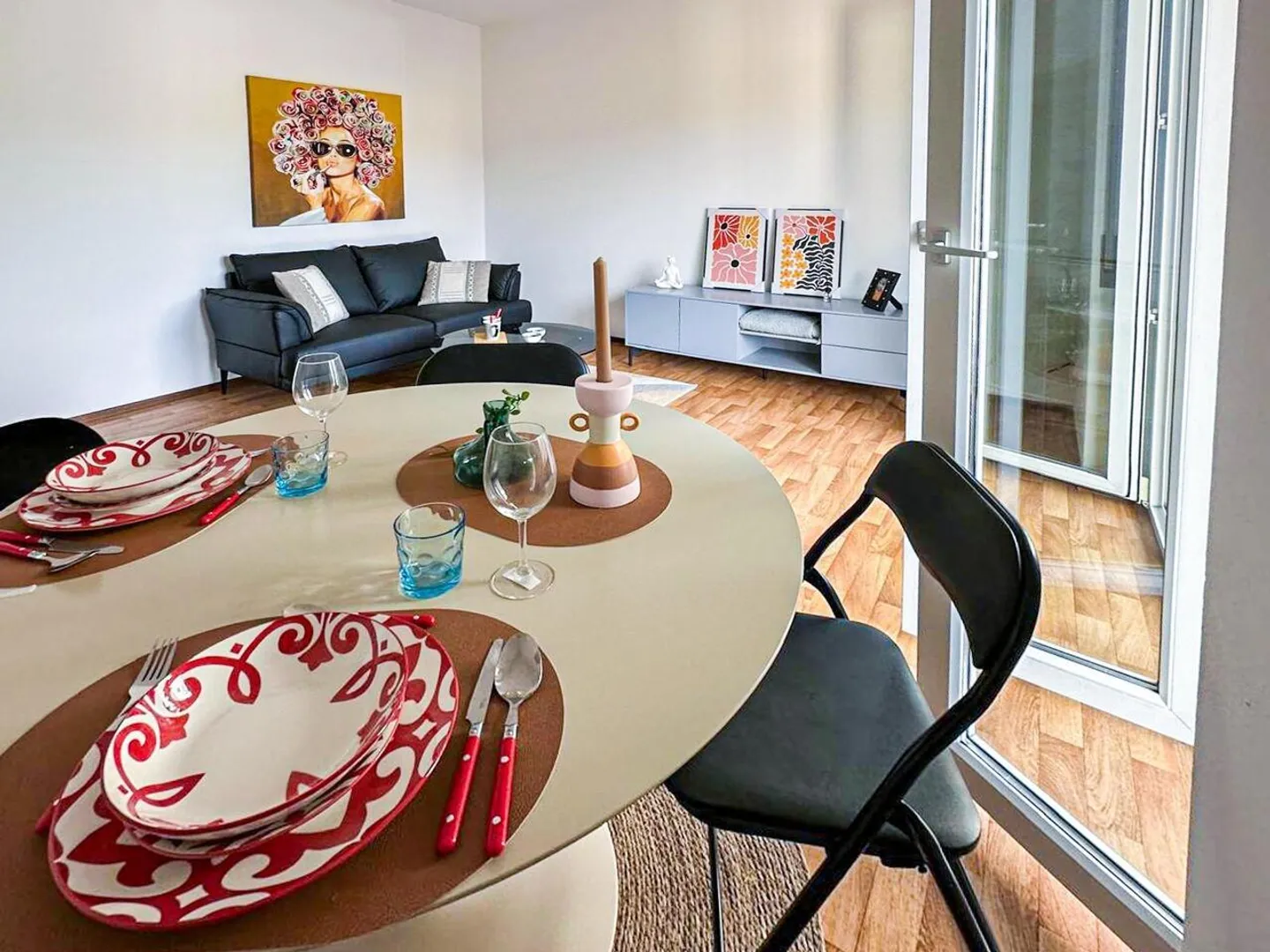 APPARTAMENTO DI 2.5 LOCALI ARREDATO A CHIASSO - Foto 3 di 6