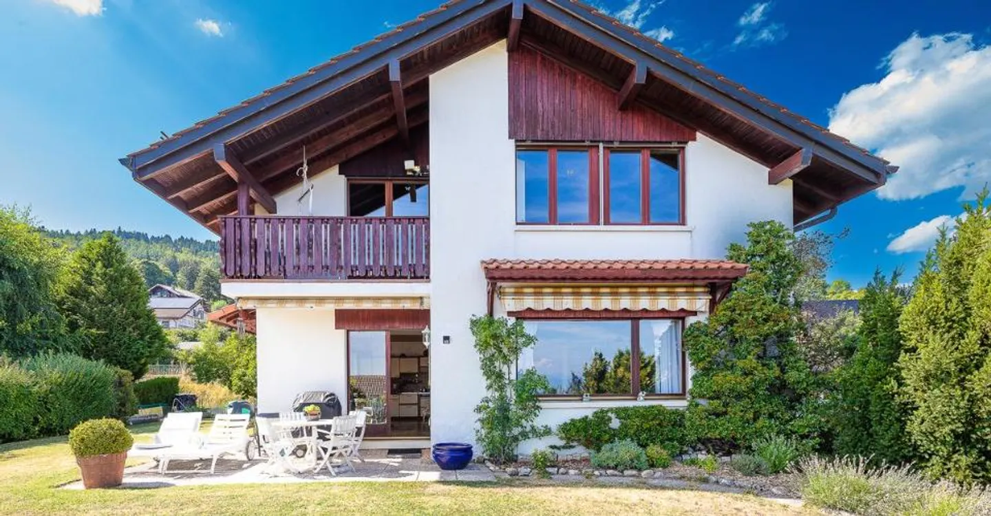 Maison Charmante avec Vue sur le Lac - Photo 2 sur 12