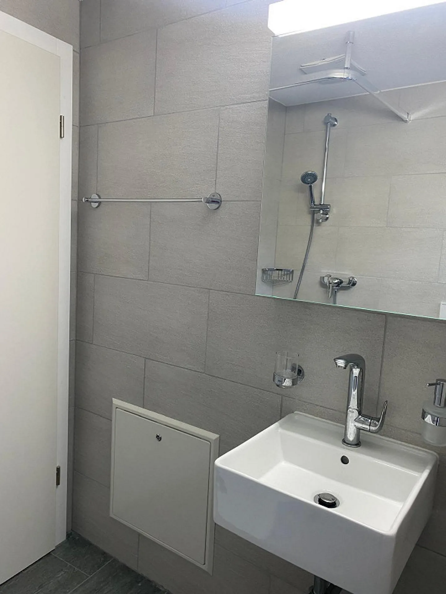 Modern Studio in the Center of Chur - Photo 8 of 10