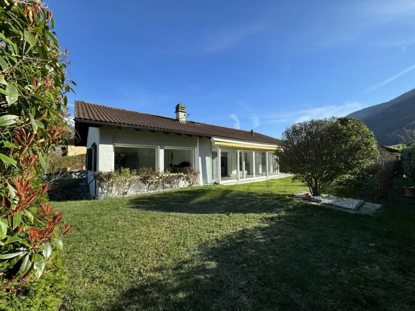 Individual Villa with 11 Rooms - Photo 2 of 13