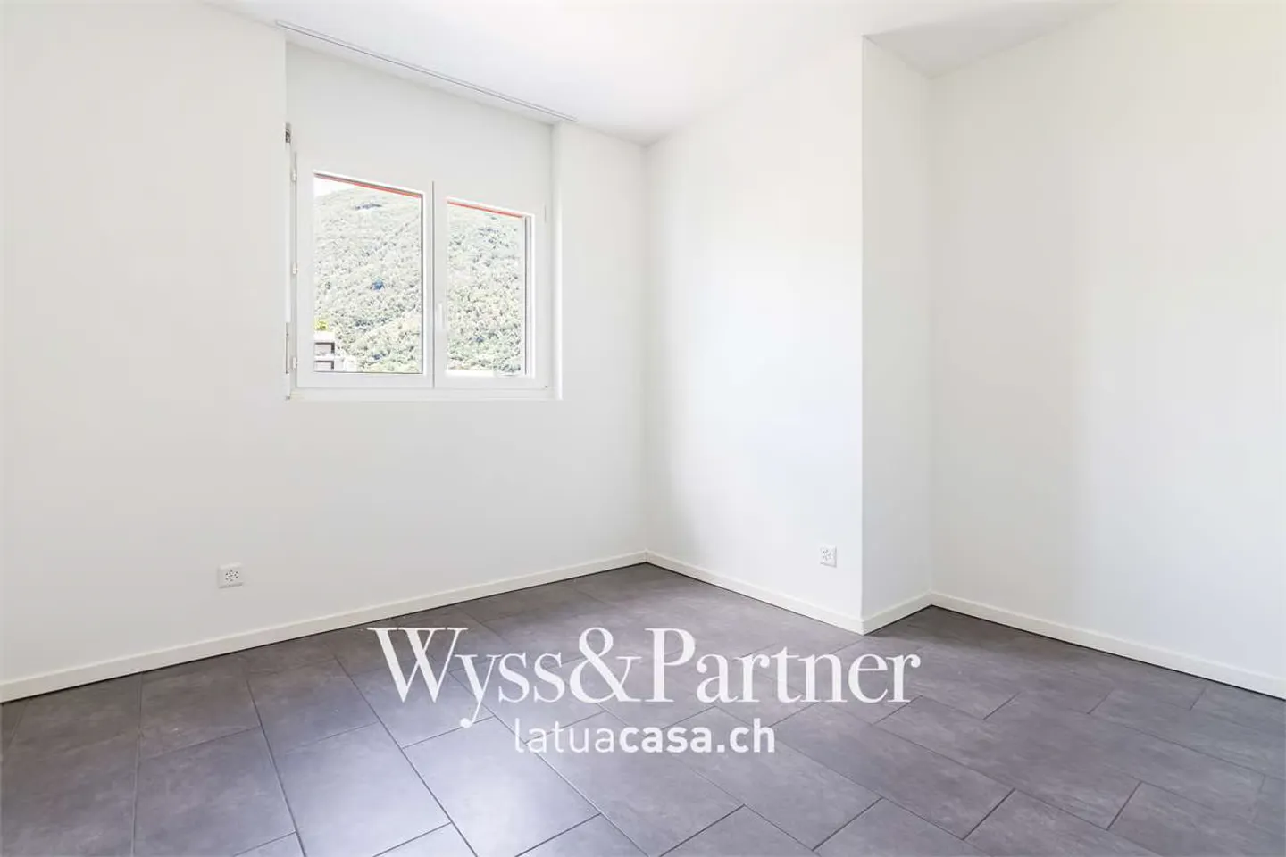 Ascona - Bright 3.5 rooms with large balcony and included parking - Photo 6 of 12