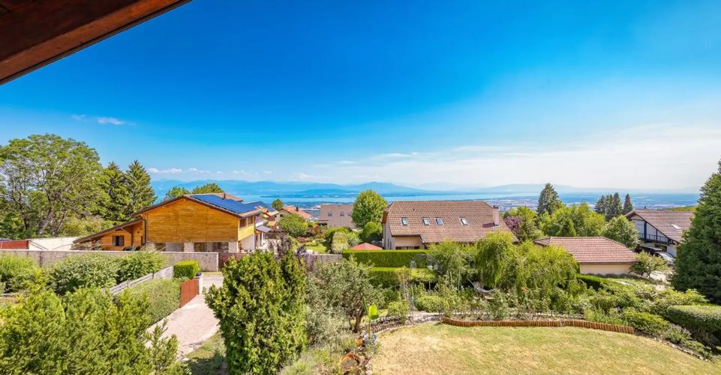 Maison Charmante avec Vue sur le Lac - Photo 10 sur 12