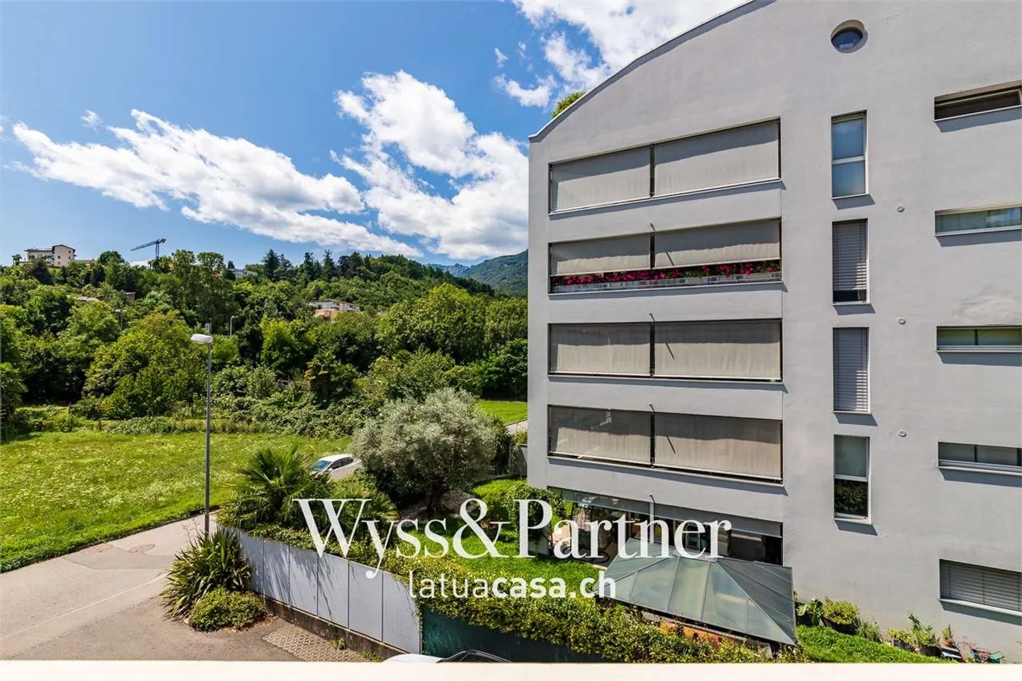 Ascona - Bright 3.5 rooms with large balcony and included parking - Photo 12 of 12