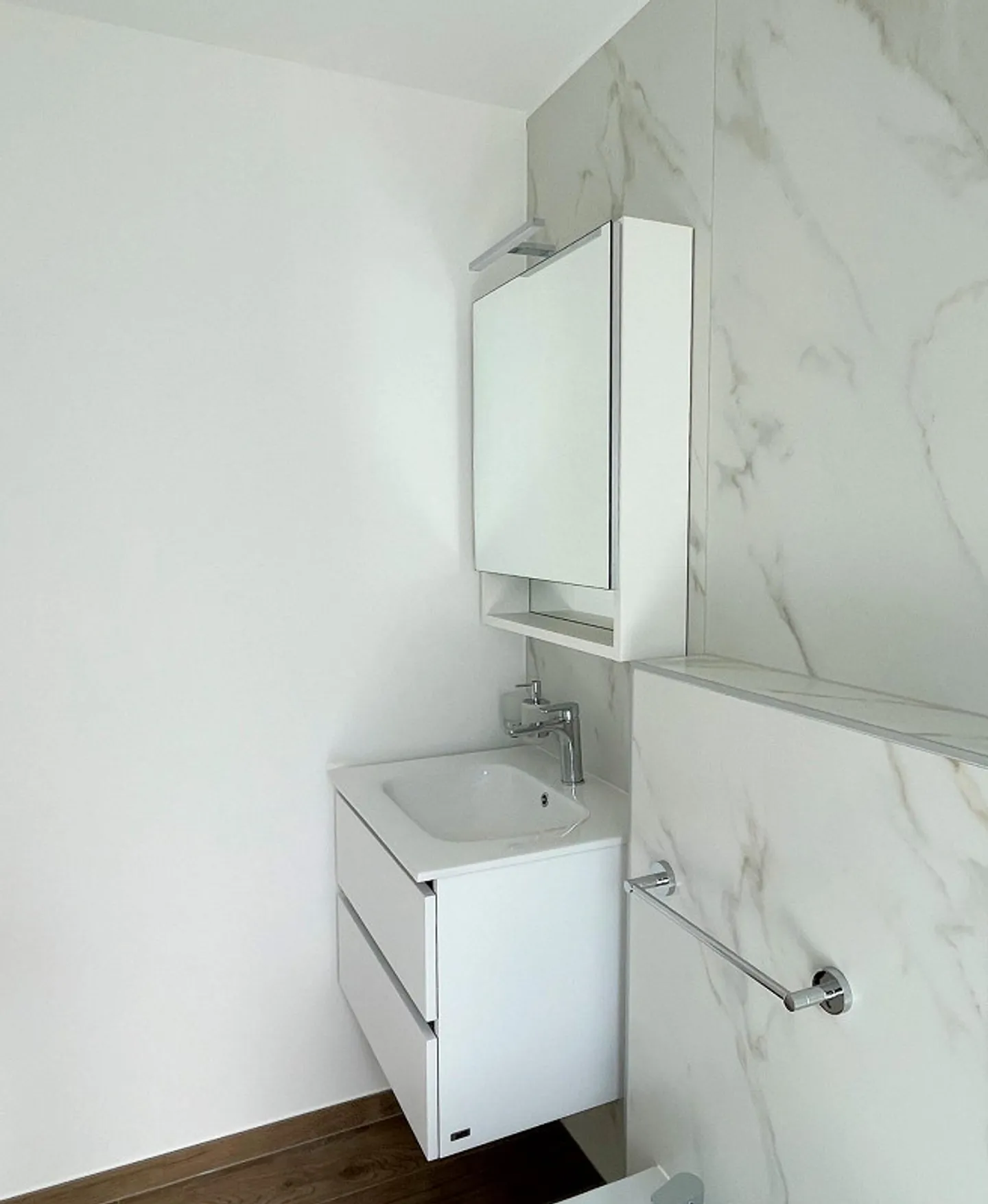 Nouvel appartement dans un quartier pratique et calme à deux pas du centre - Photo 11 sur 15
