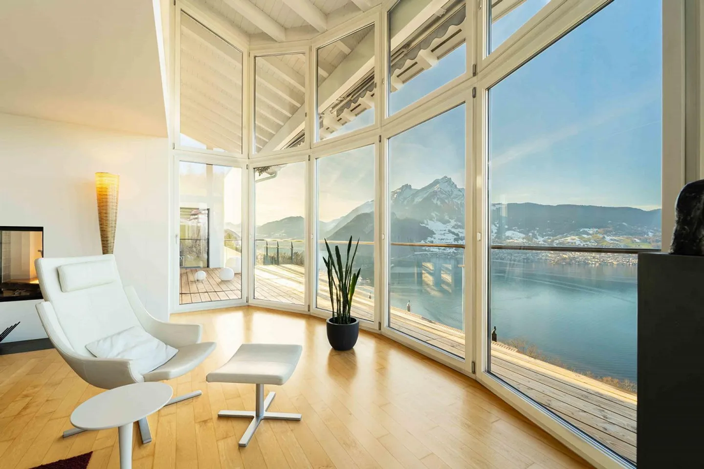 Stilvolles Penthouse mit atemberaubendem Blick - Foto 1 von 4