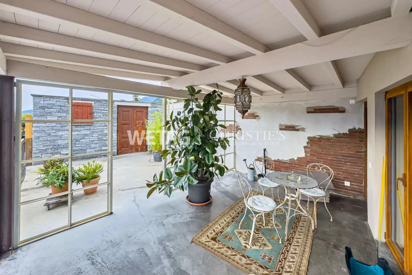 Modern Villa in Loft Style with Lake View & Indoor Pool for Sale in ... - Photo 11 of 13