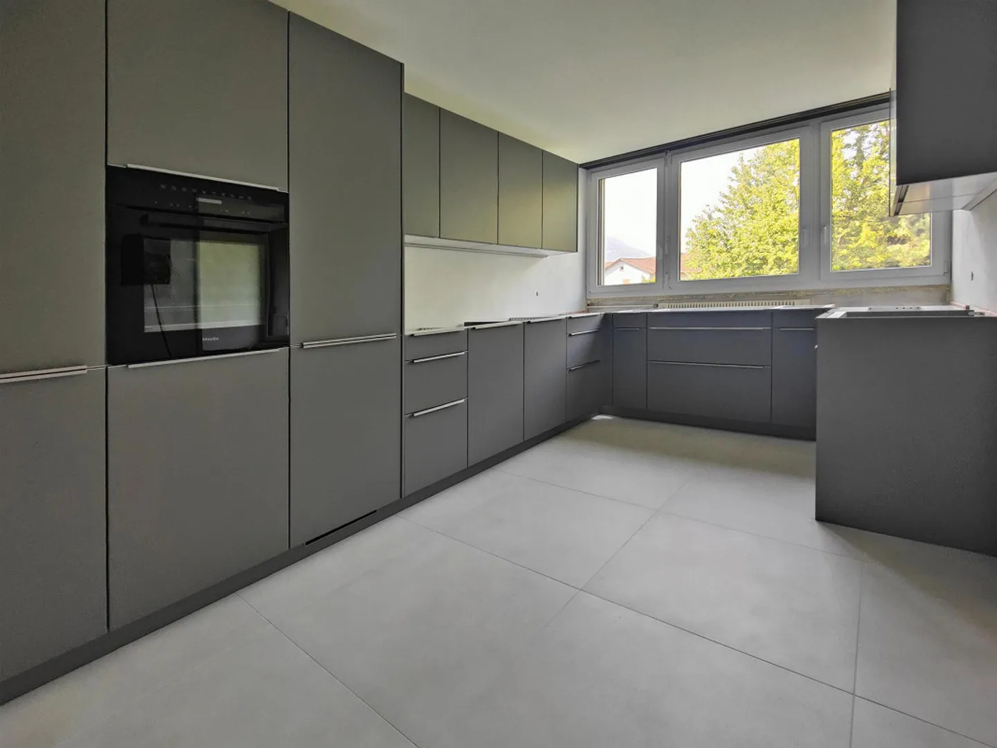 Stylish Living in the Popular Lacuna Quarter - Photo 1 of 12