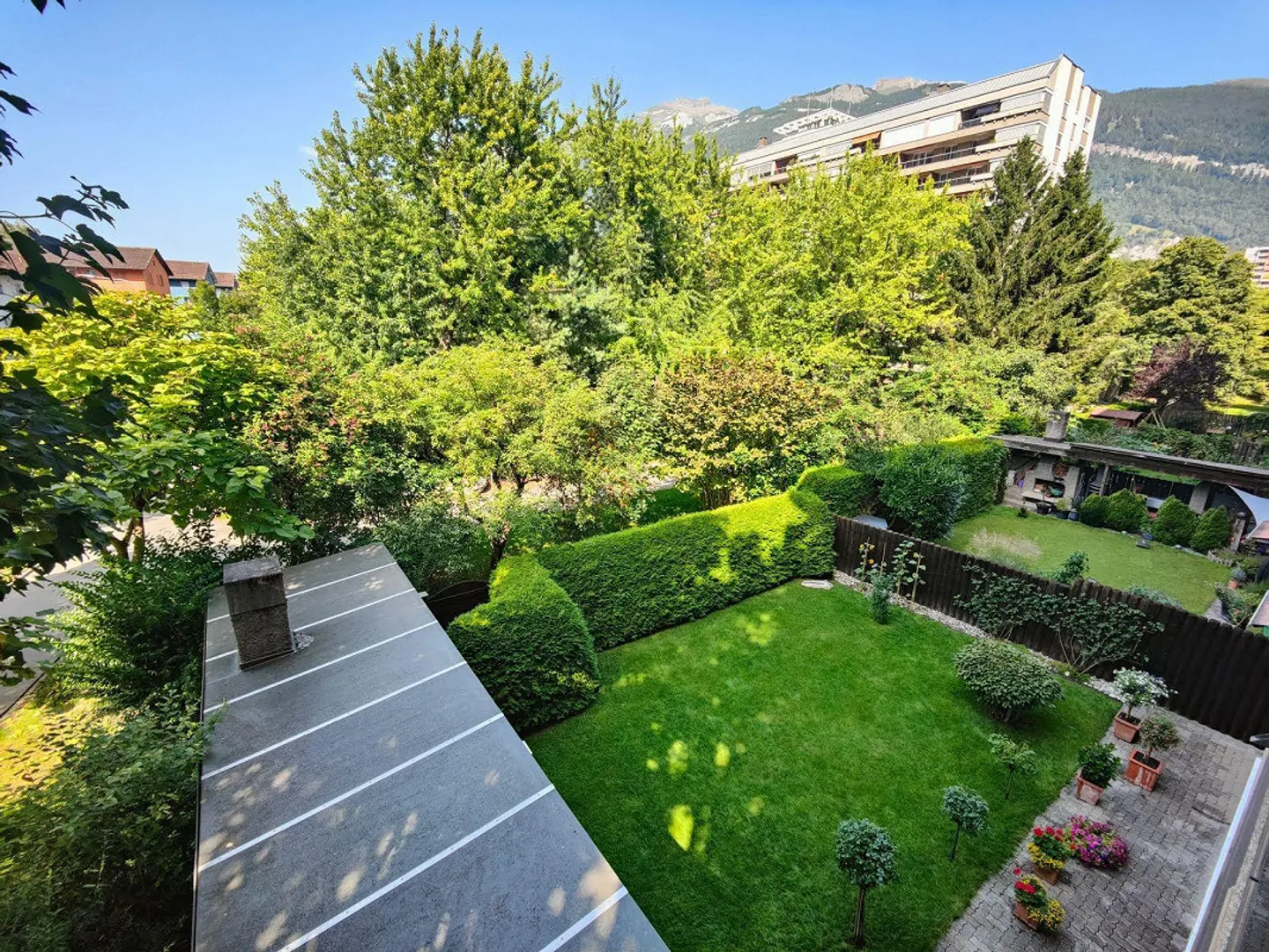Stylish Living in the Popular Lacuna Quarter - Photo 2 of 12