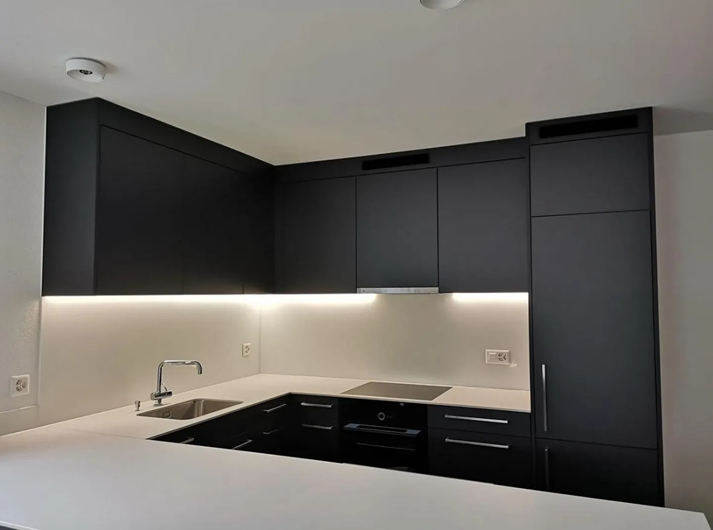 Appartamento moderno di 2,5 stanze in una posizione tranquilla vicino al lago - Foto 3 di 5