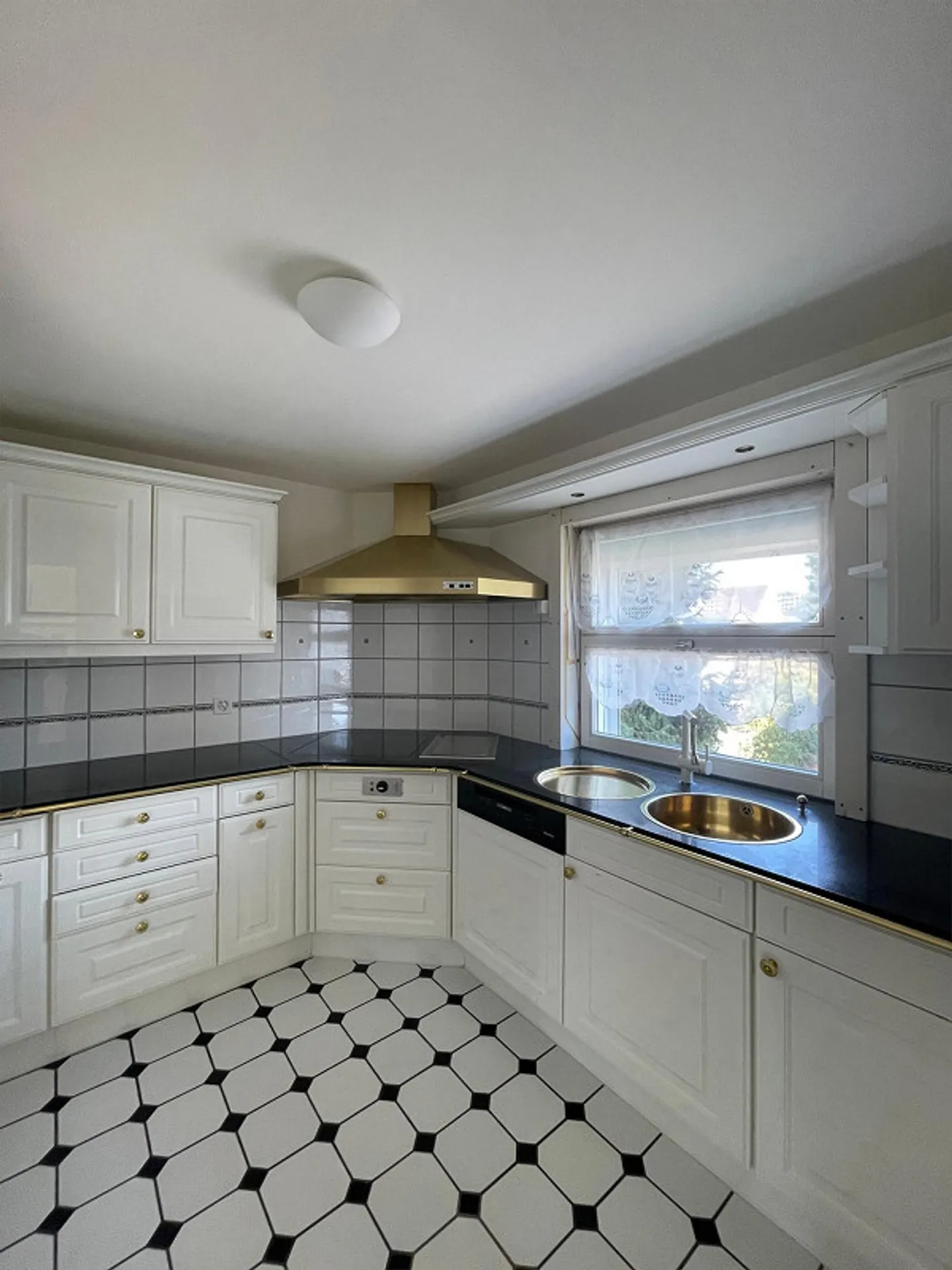 Charmante Maisonette in Reinach - Foto 3 von 13