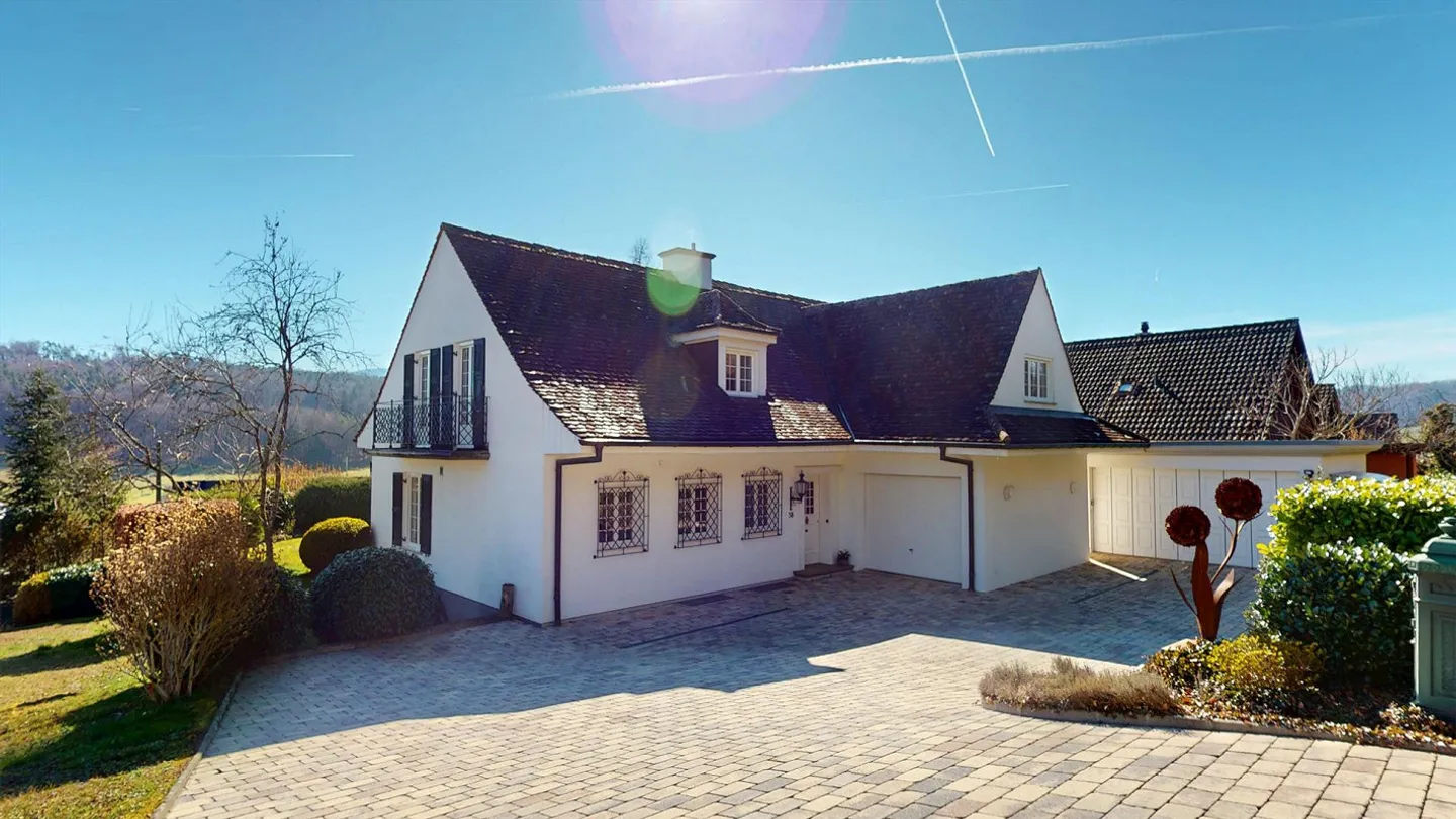 Idyllic Country House with Panoramic View, Large Garden and Garage in Lupsingen - Photo 6 of 14