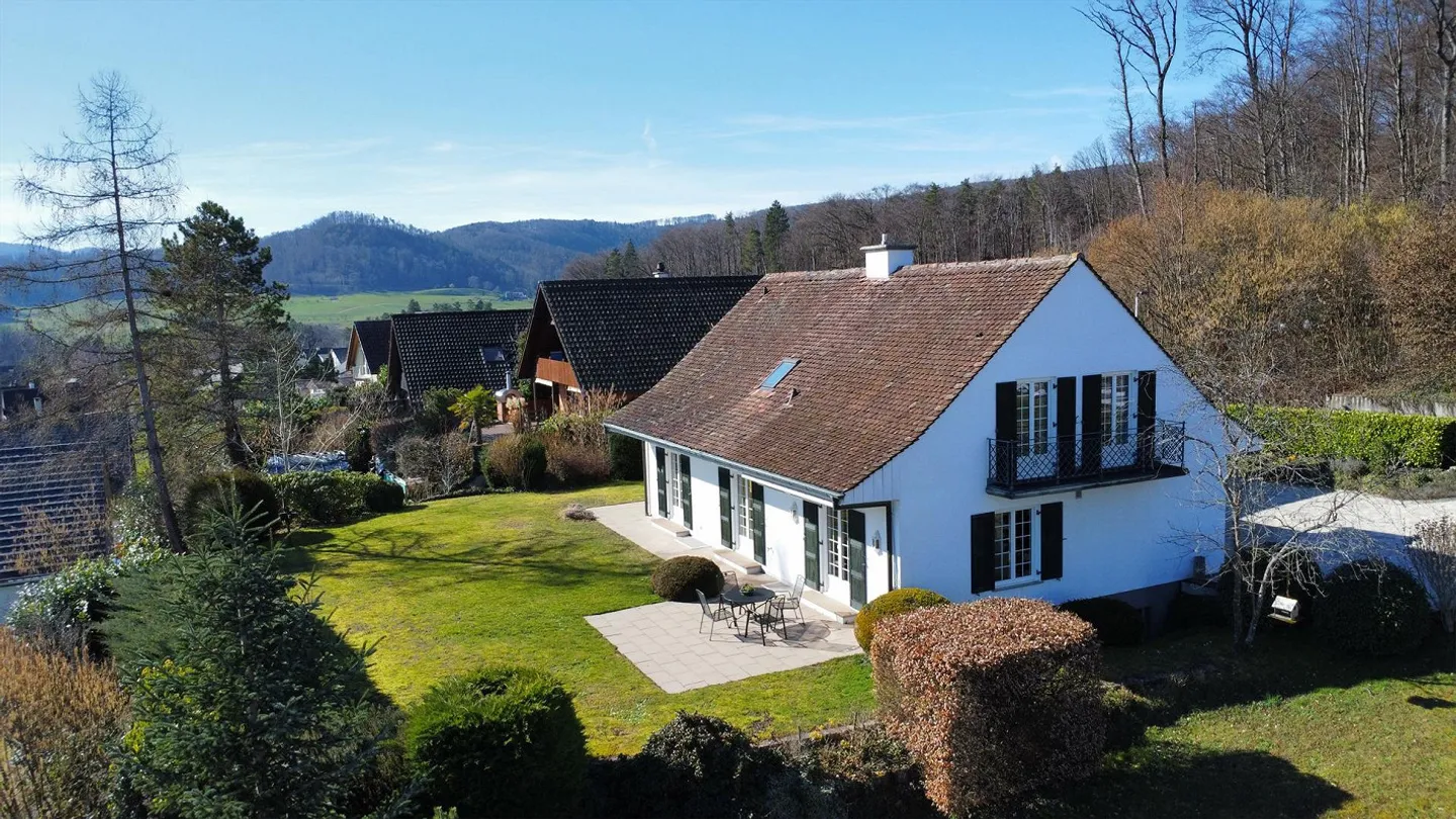 Idyllic Country House with Panoramic View, Large Garden and Garage in Lupsingen - Photo 14 of 14
