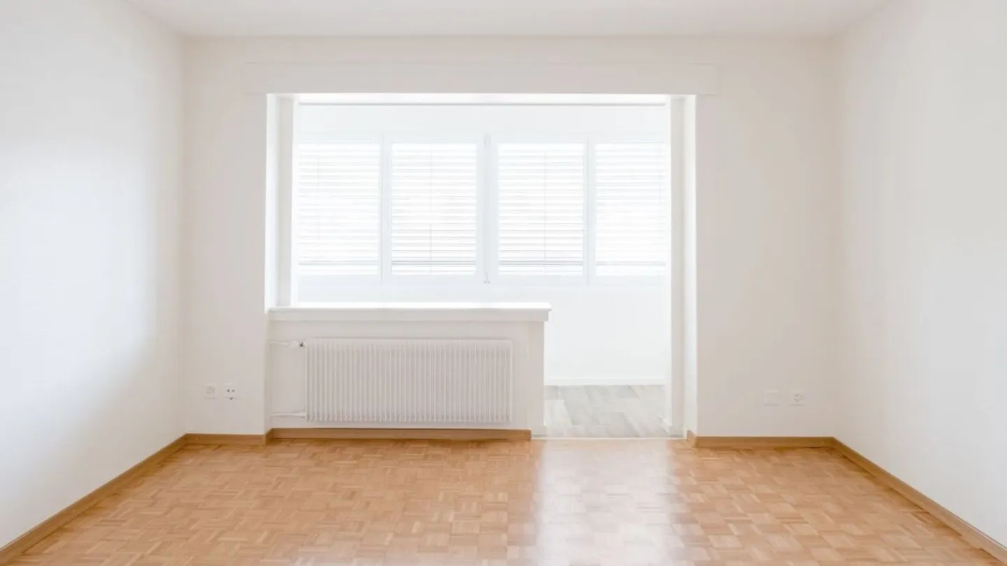 Helles Apartment mit Balkon - Foto 6 von 8