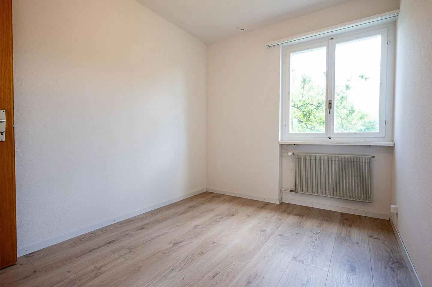 5.5-Room Detached House in Uetendorf with Large Garden & Expansion Potential - Photo 10 of 13