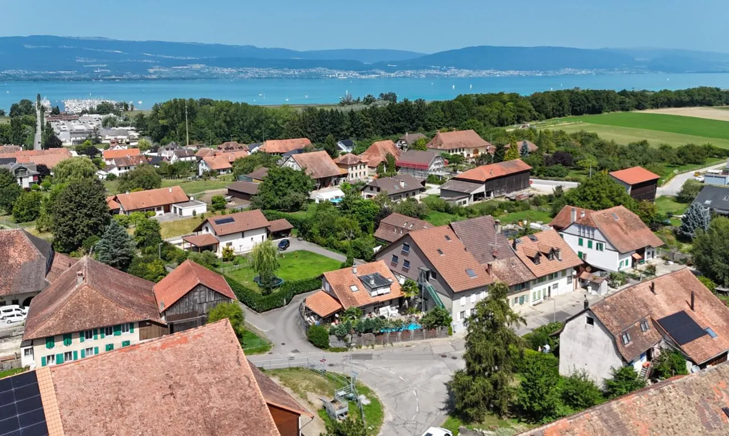 Rare property combining calm, light, and potential in Chevroux - Photo 1 of 11