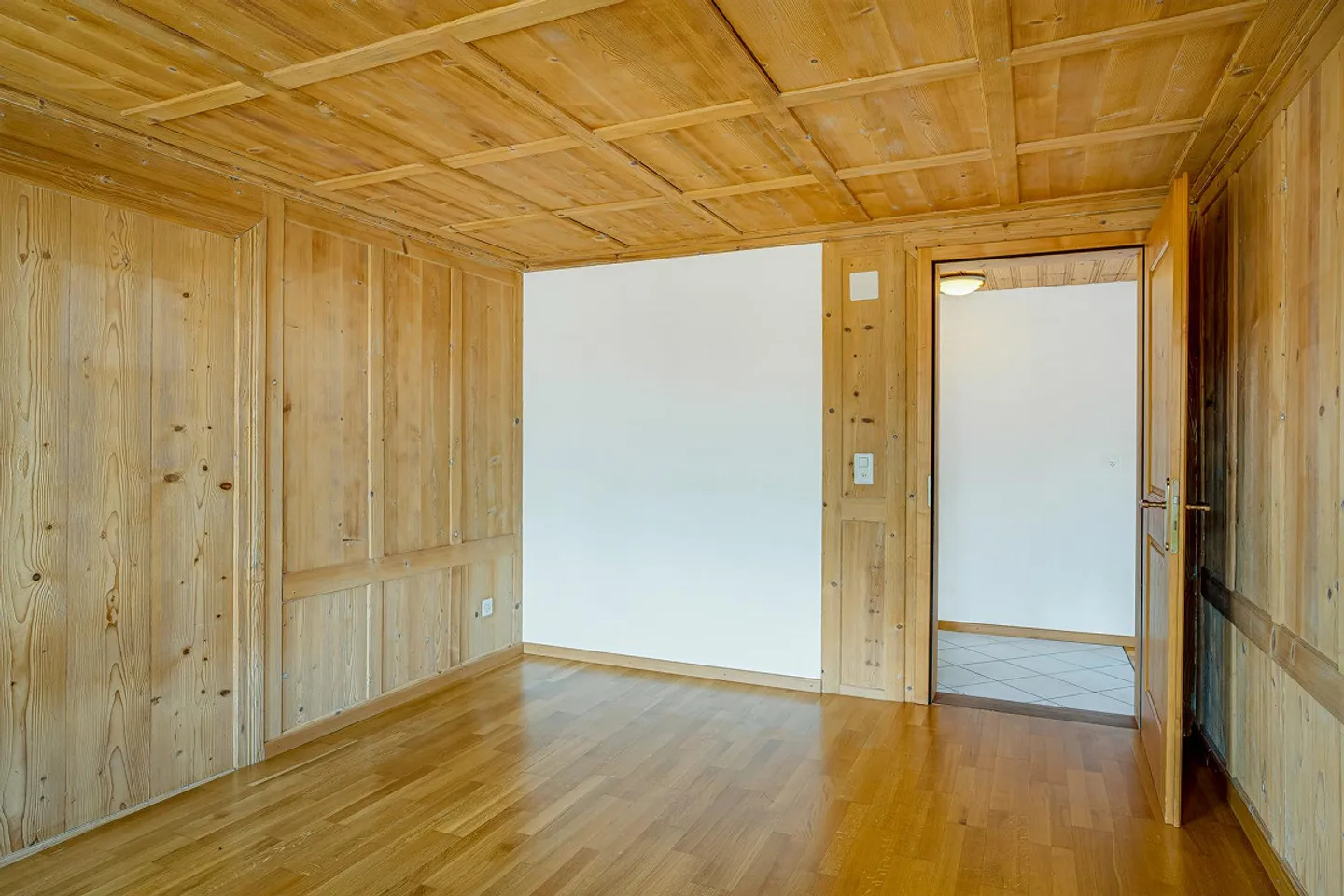 Heimelige Wohnung mit Charme und viel Holz - Foto 8 von 17