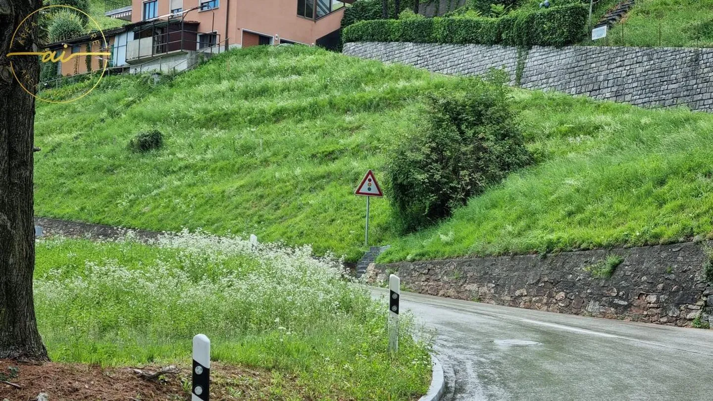 TERRENO EDIFICABILE NEL VERDE A BOSCO LUGANESE - Foto 1 di 1