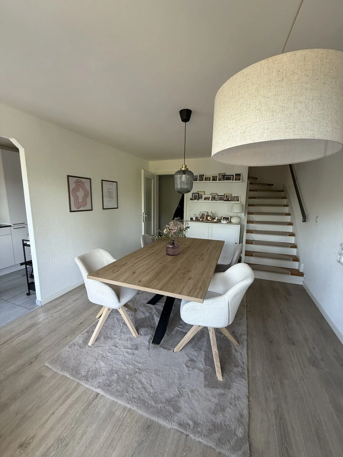 Charmante maisonette de 3,5 pièces avec beaucoup de lumière et grand balcon - Photo 10 sur 13