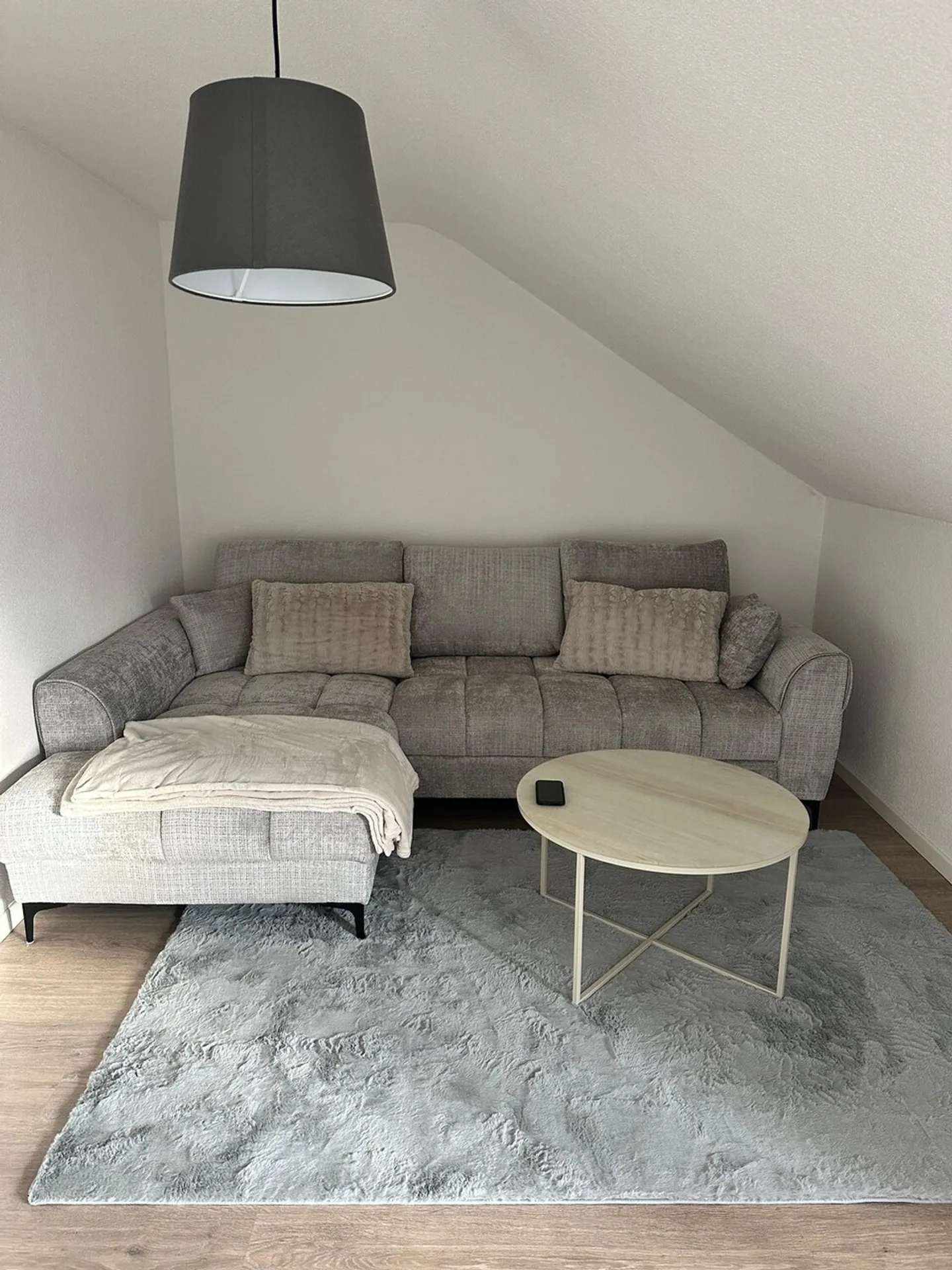 Charmante maisonette de 3,5 pièces avec beaucoup de lumière et grand balcon - Photo 12 sur 13