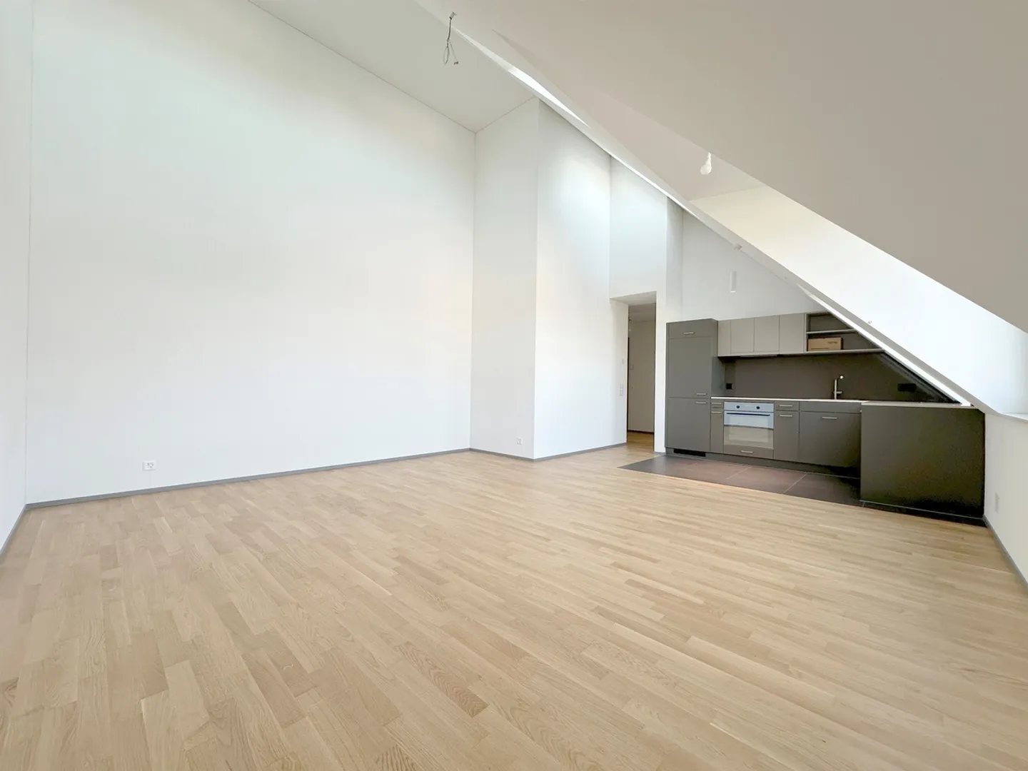 Looking for a central and modern apartment? - Photo 2 of 5