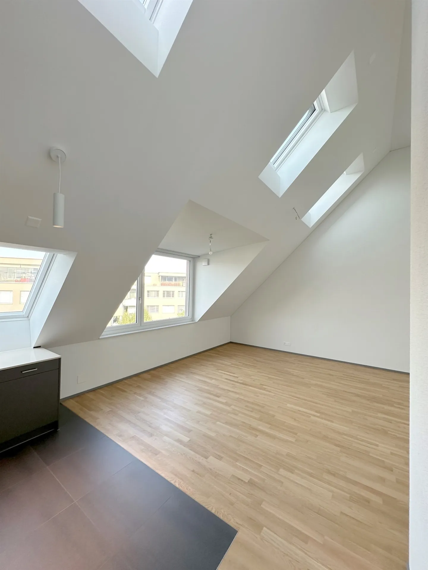 Looking for a central and modern apartment? - Photo 4 of 5