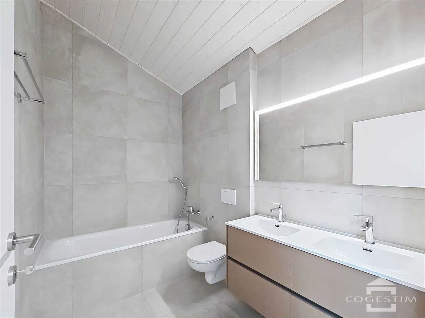 Semi-Detached House 5.5 Rooms - Photo 8 of 9