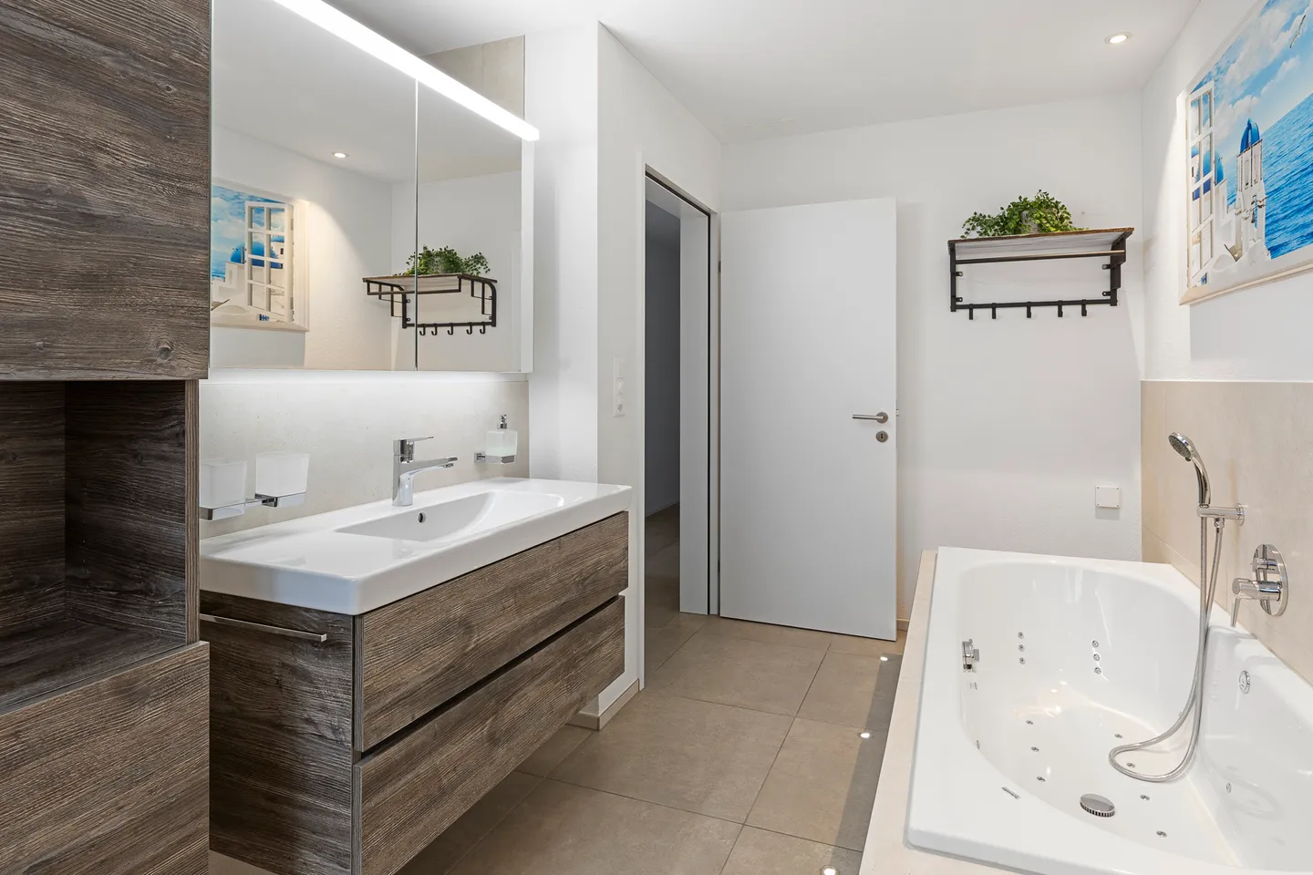 Moderner Wohntraum mit grosser Terrasse und unverbaubarer Weitsicht - Foto 9 von 15