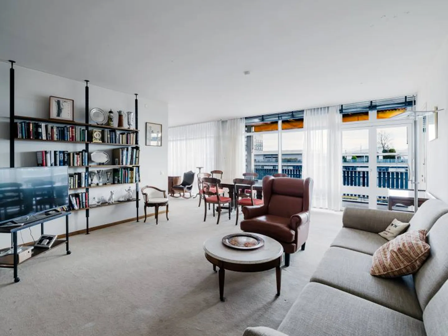 Spacious Apartment - Geneva - Photo 9 of 12