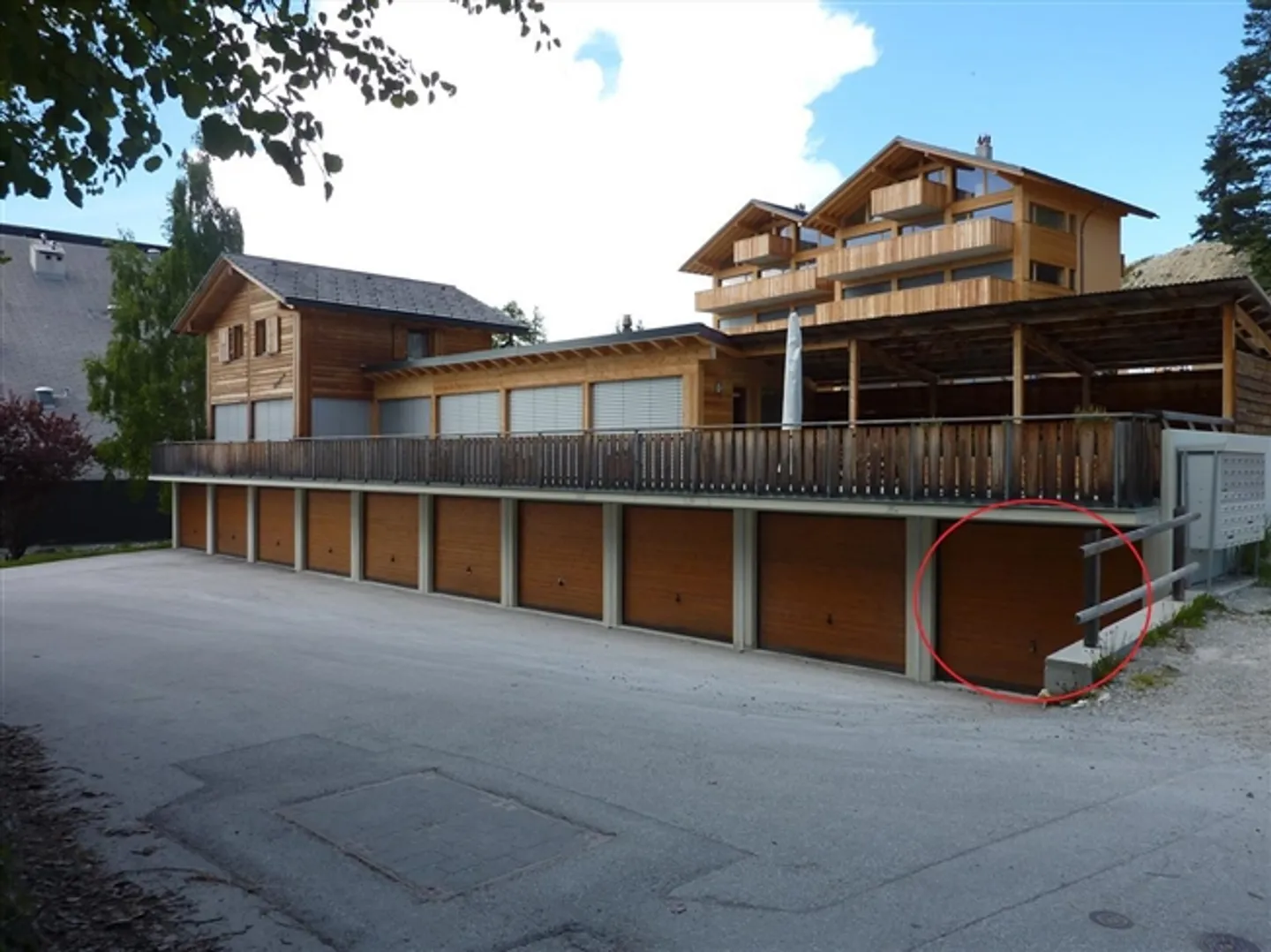 Garage No. 450 (10) Bouzerou - Photo 2 of 4