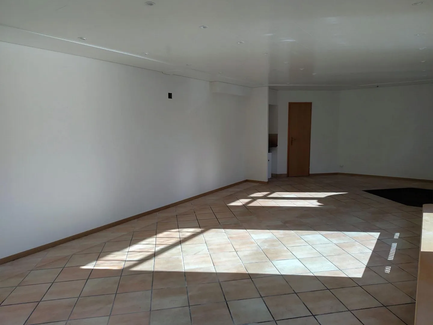 Commercial space 40m2 in a central location - Photo 3 of 4