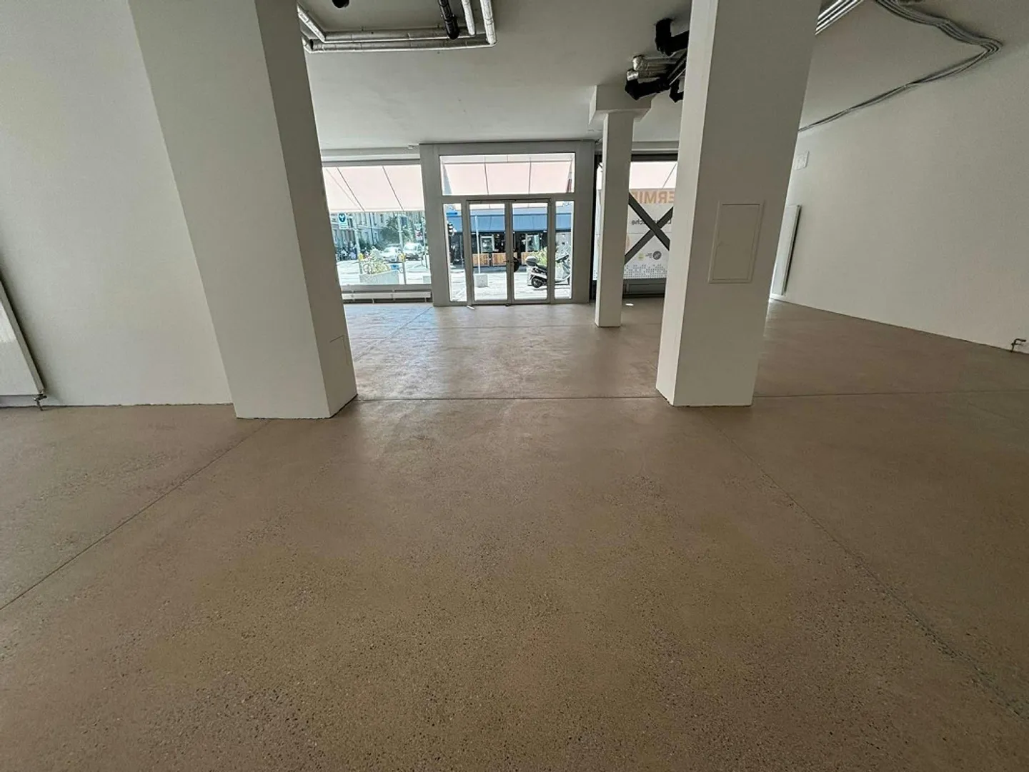 Angolo d'Oro - Spazio Commerciale e di Vendita in Affitto - Foto 12 di 13