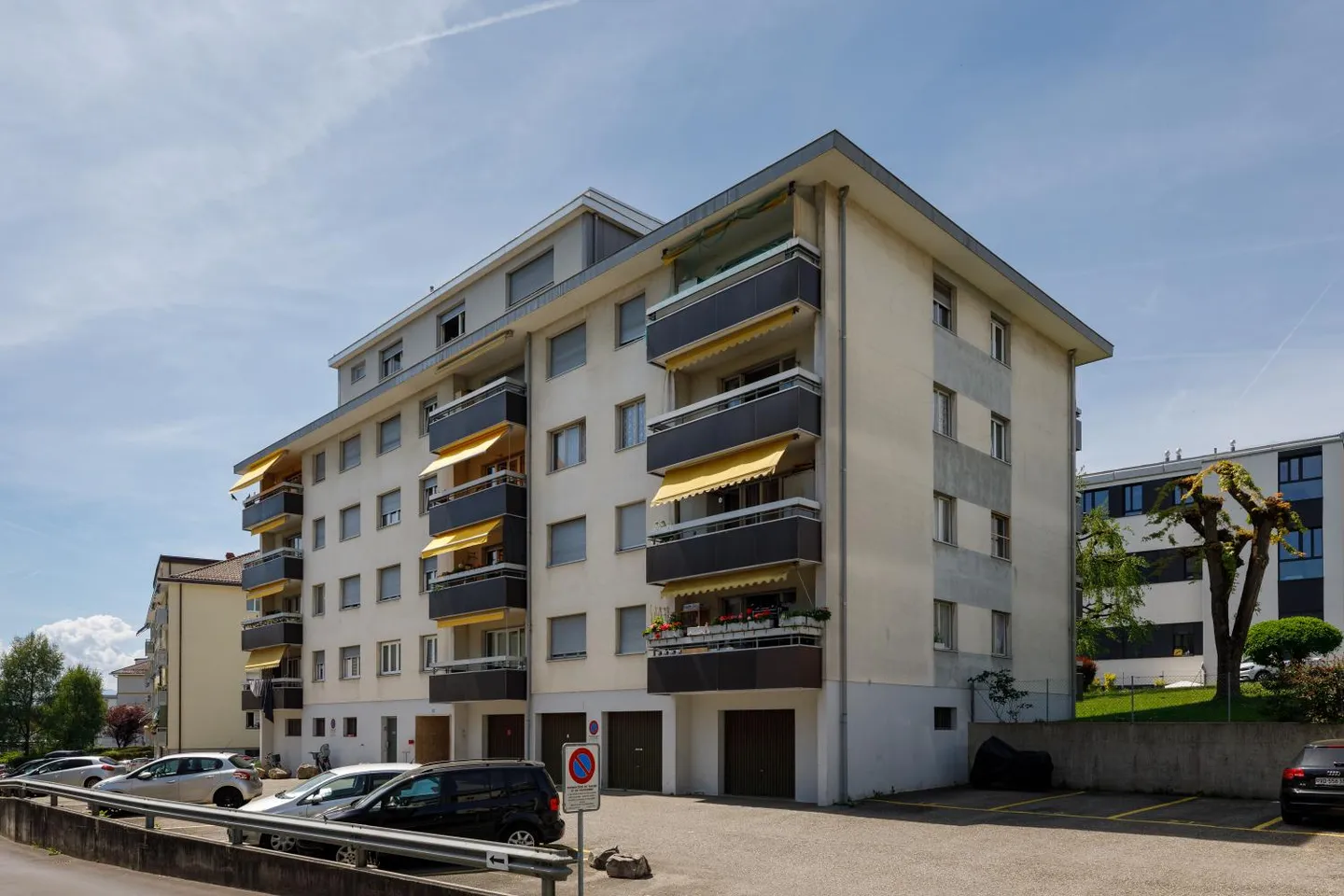 Appartement Charmant dans un Quartier Calme - Photo 2 sur 3