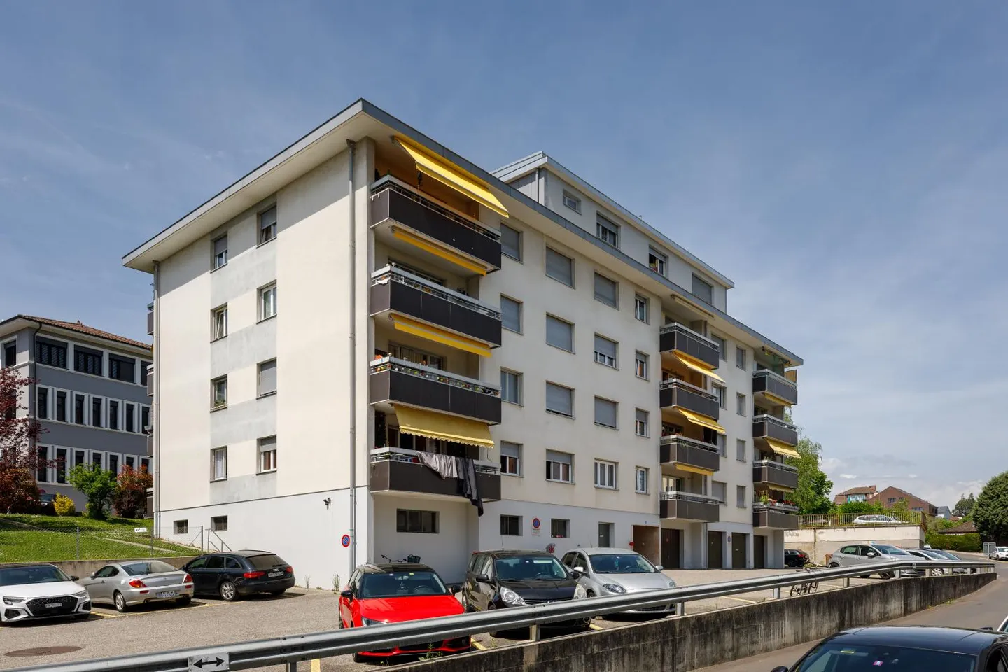 Appartement Charmant dans un Quartier Calme - Photo 3 sur 3