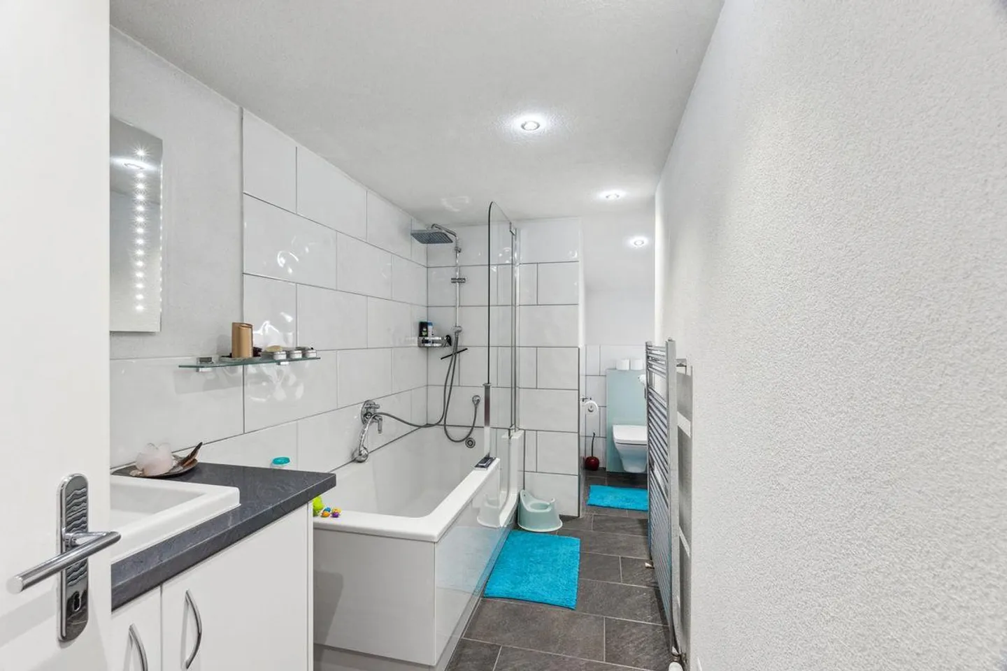 Freistehendes Haus mit Gewerberaum - Foto 7 von 12