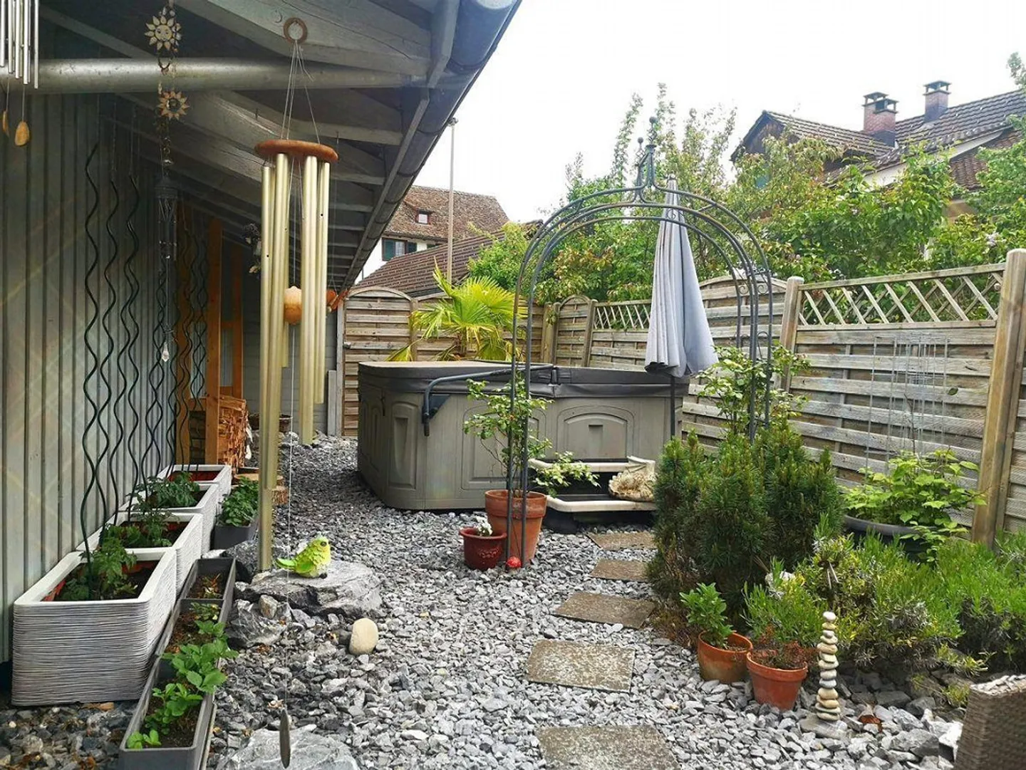 Freistehendes Haus mit Gewerberaum - Foto 8 von 12