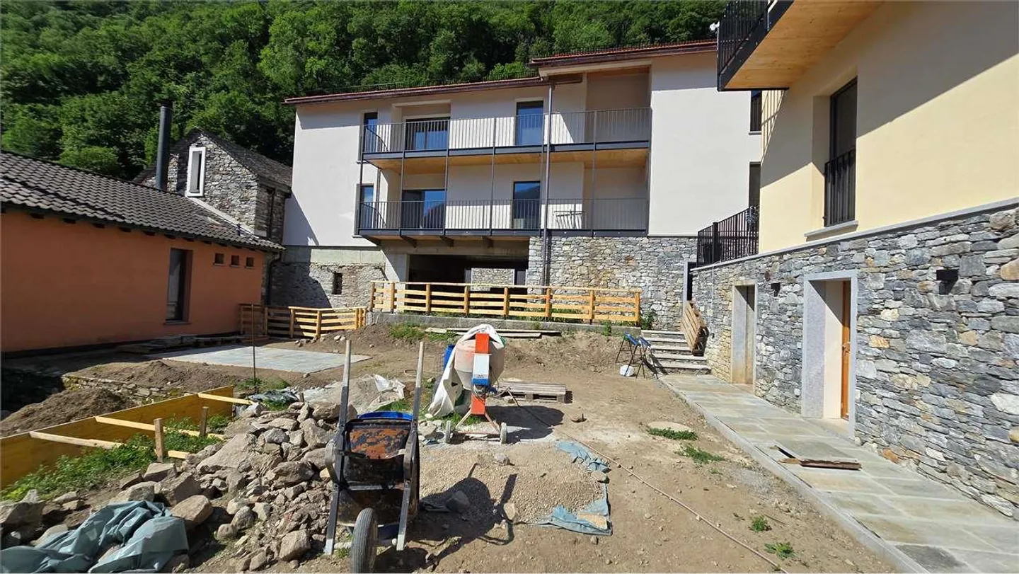 Elegante 3,5-Zimmer MINERGIE-P-ECO-Wohnung mit Veranda und privatem Garten - Foto 2 von 9