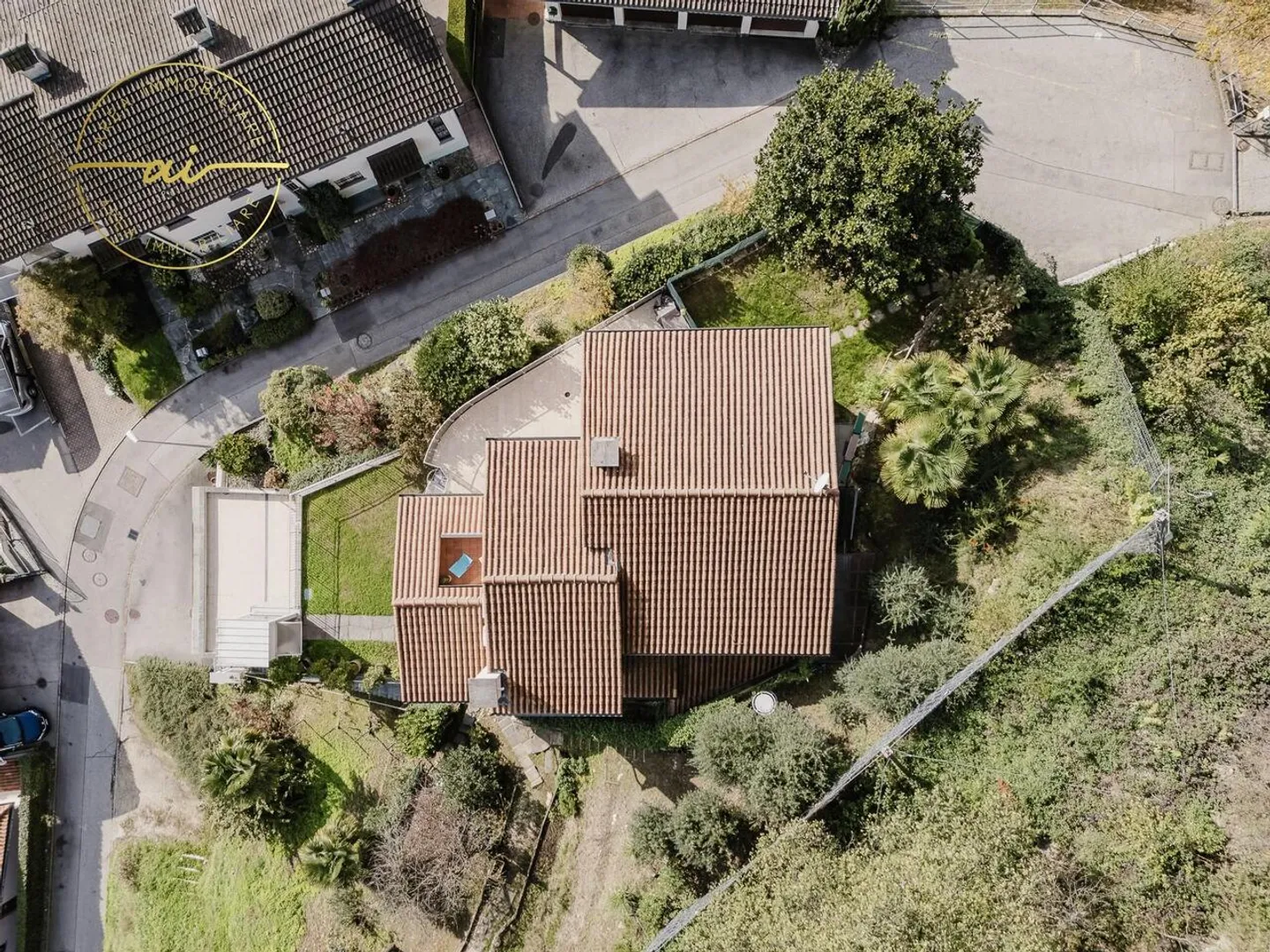 MERAVIGLIOSA VILLA UNIFAMILIARE CON VISTA LAGO A FIGINO - Foto 3 di 13