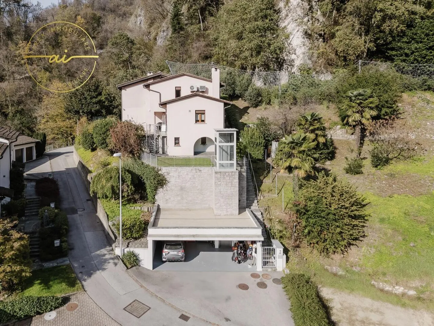 MERAVIGLIOSA VILLA UNIFAMILIARE CON VISTA LAGO A FIGINO - Foto 4 di 13