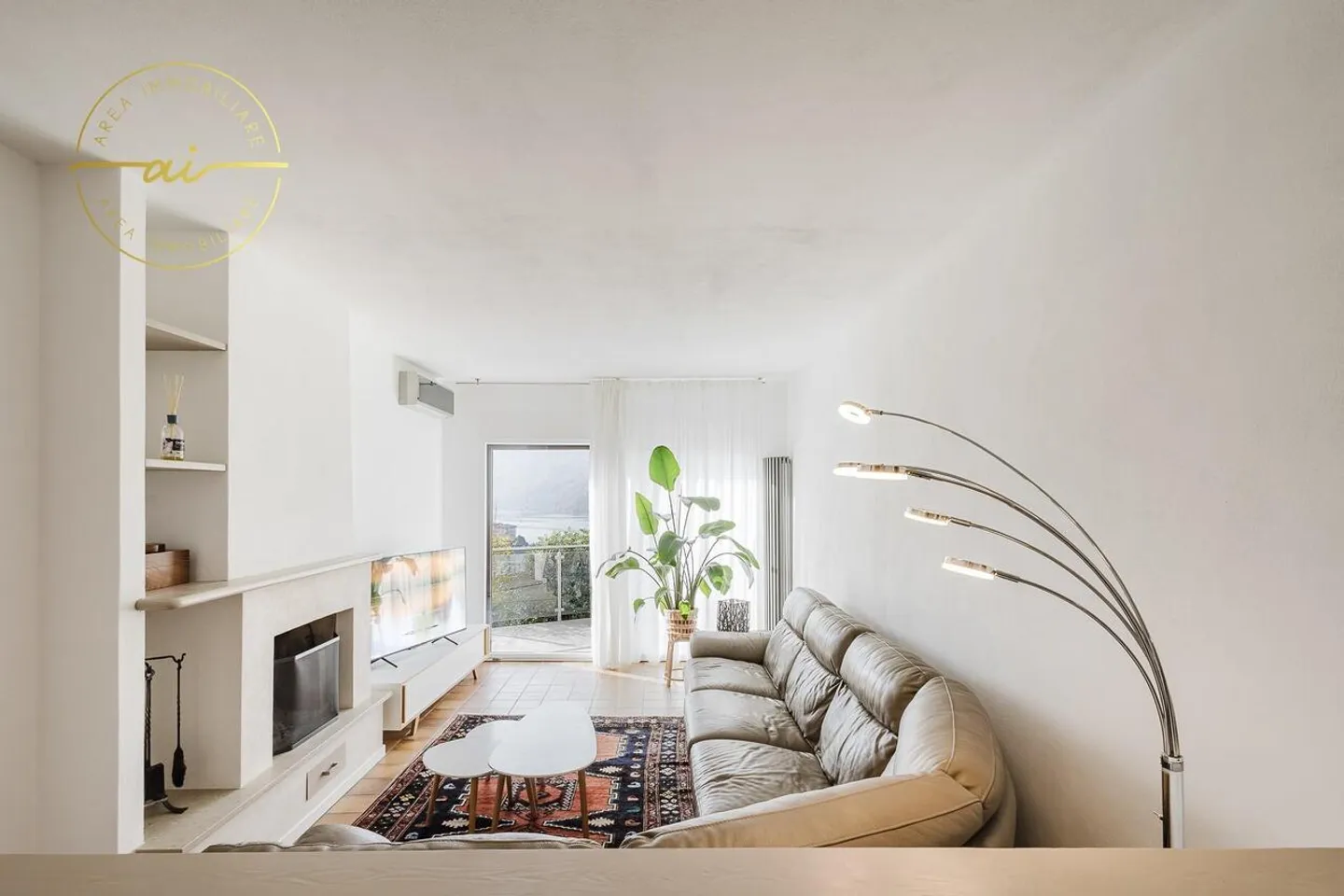 MERAVIGLIOSA VILLA UNIFAMILIARE CON VISTA LAGO A FIGINO - Foto 10 di 13