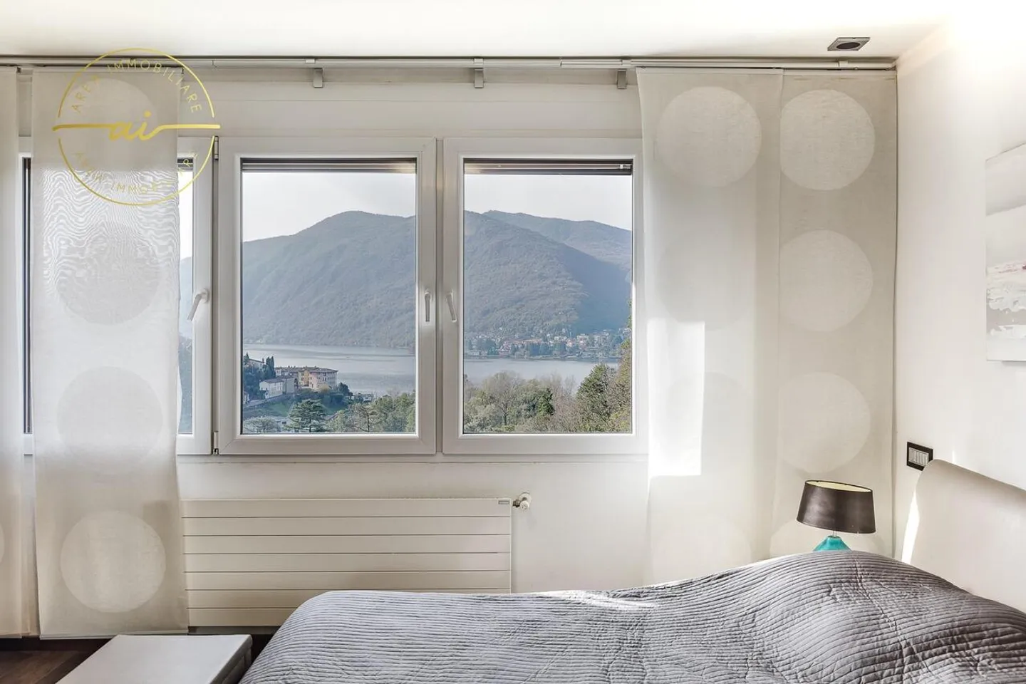 MERAVIGLIOSA VILLA UNIFAMILIARE CON VISTA LAGO A FIGINO - Foto 13 di 13